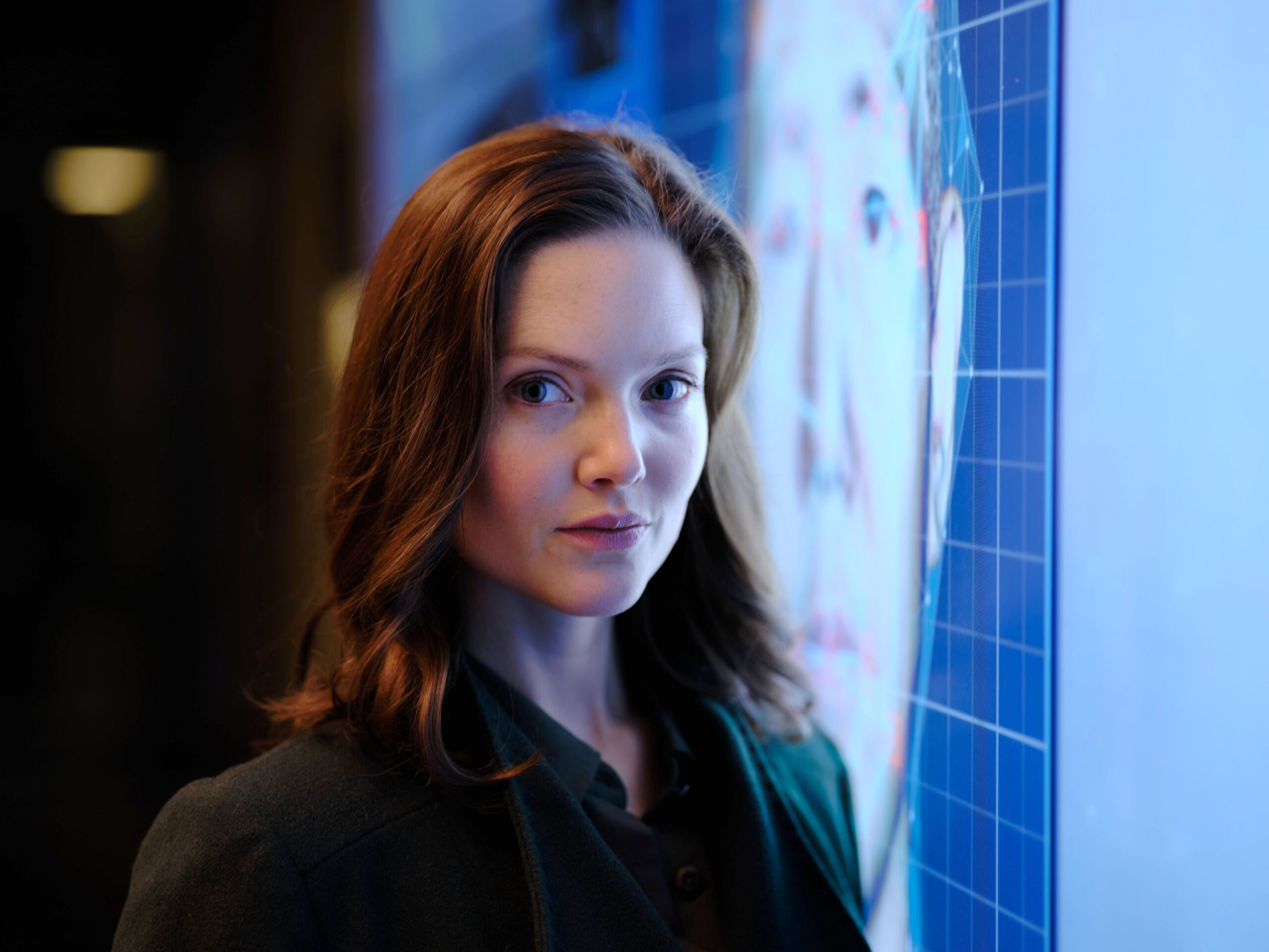 ディープフェイクの恐怖を描く『ザ・キャプチャー 歪められた真実2』は「これが現実になる日は遠くない」キャストが語る特別映像解禁