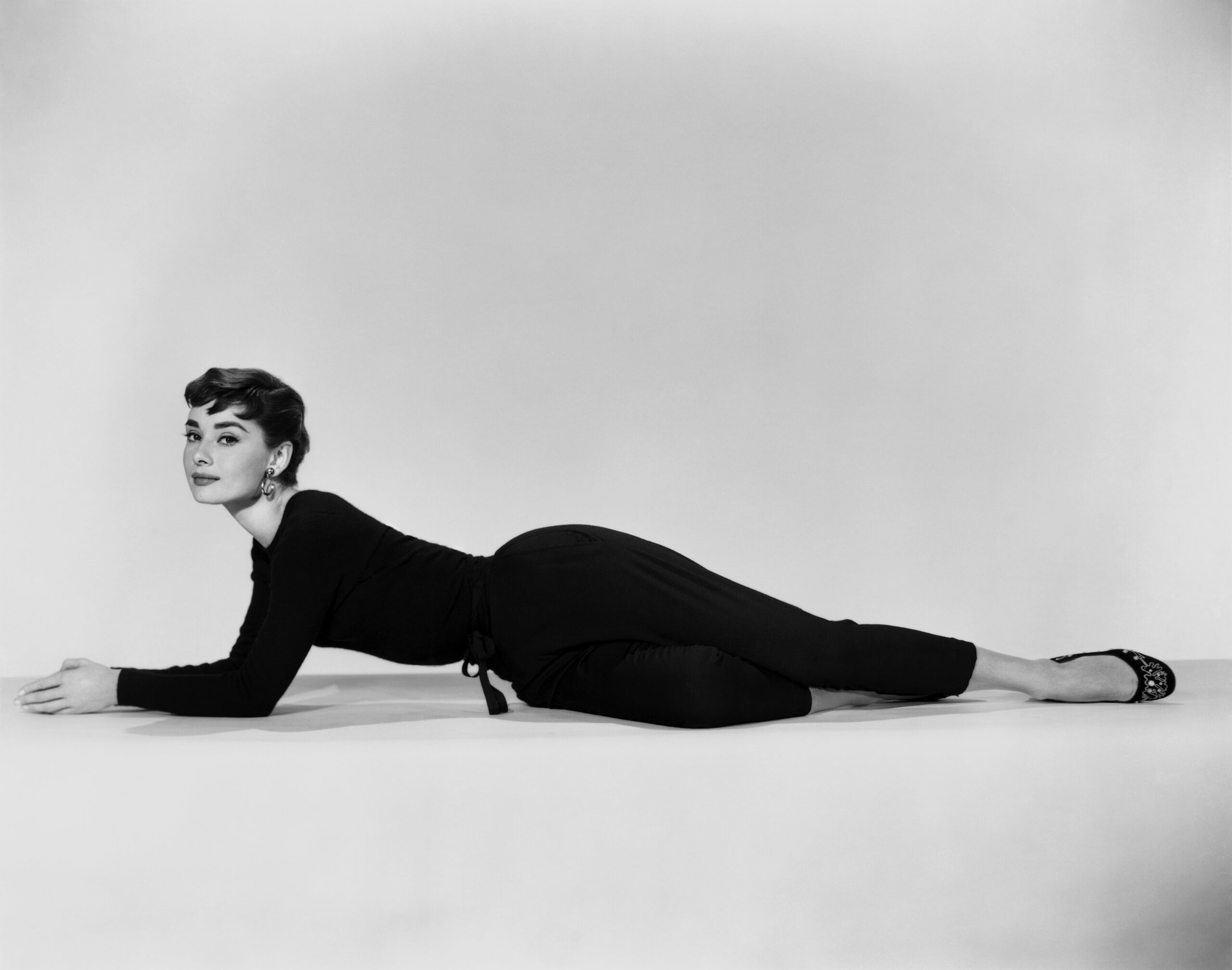 「オードリー・ヘプバーン写真展 AUDREY in Cinema」美術館「えき」KYOTOにて4月1日より開催