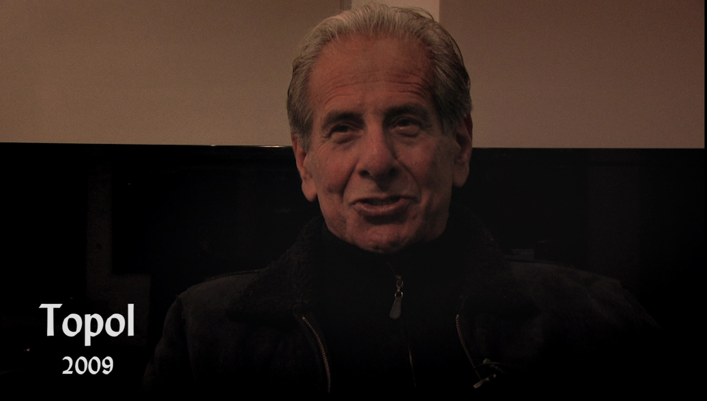 『屋根の上のバイオリン弾き』テヴィエ役トポル、生前の貴重なインタビュー映像解禁「テヴィエを演じる時、私は父たちを追悼していた」