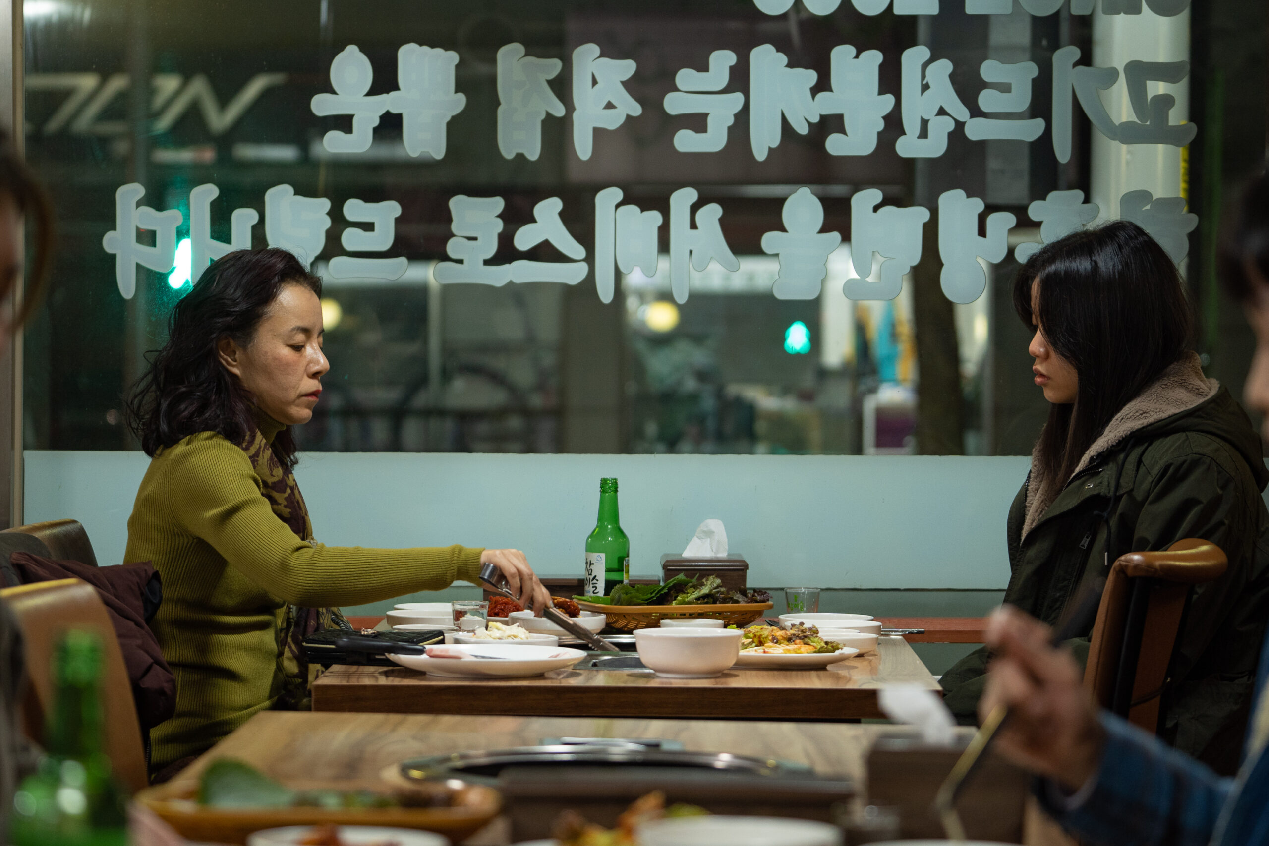 愛憎相半ばする母娘の葛藤を描く『同じ下着を着るふたりの女』日本版予告編解禁　西川美和監督からの推薦コメントも