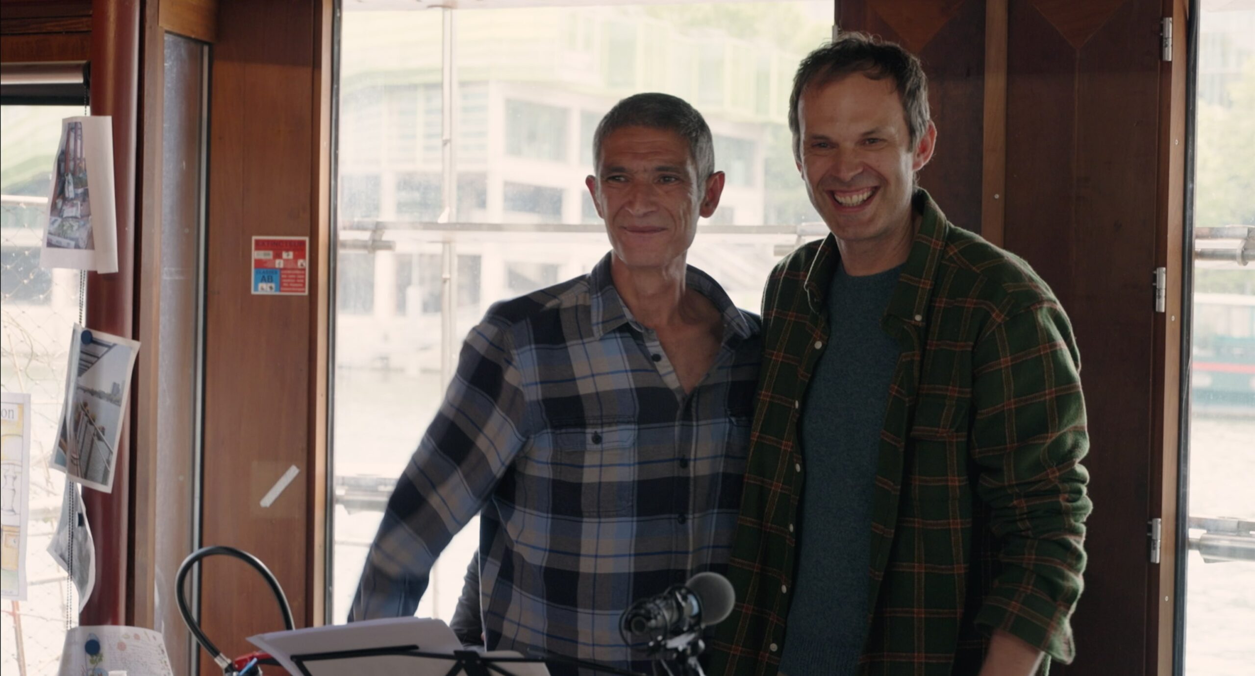 映画『アダマン号に乗って』に常盤貴子、谷川俊太郎、木村草太、想田和弘ら著名人が絶賛コメント 「人間爆弾」熱唱シーンの本編映像も解禁