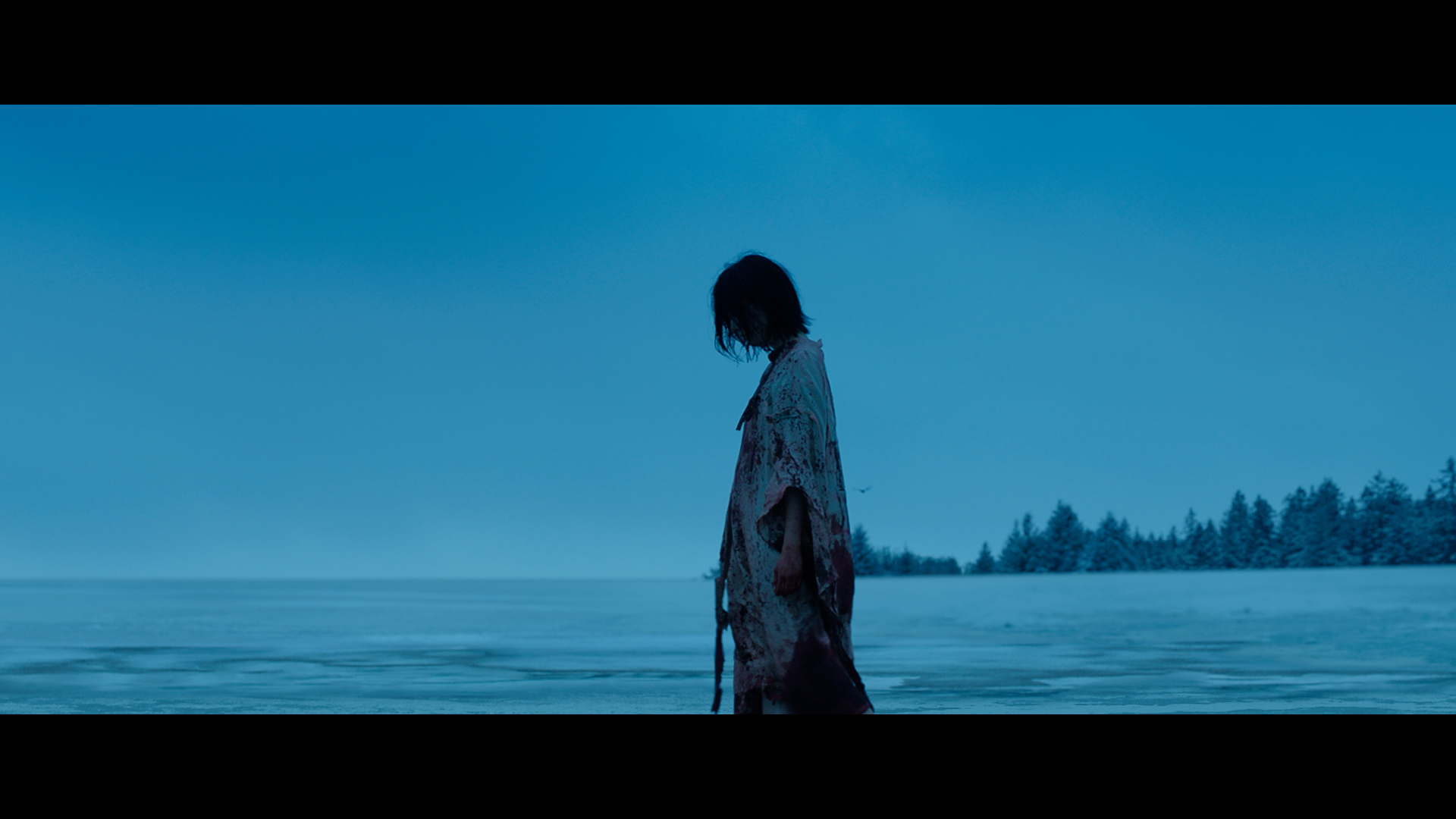 真っ白な雪の上を血まみれの少女が彷徨う『THE WITCH／魔女　—増殖—』冒頭映像解禁　済州島で60年ぶりの奇跡の大雪