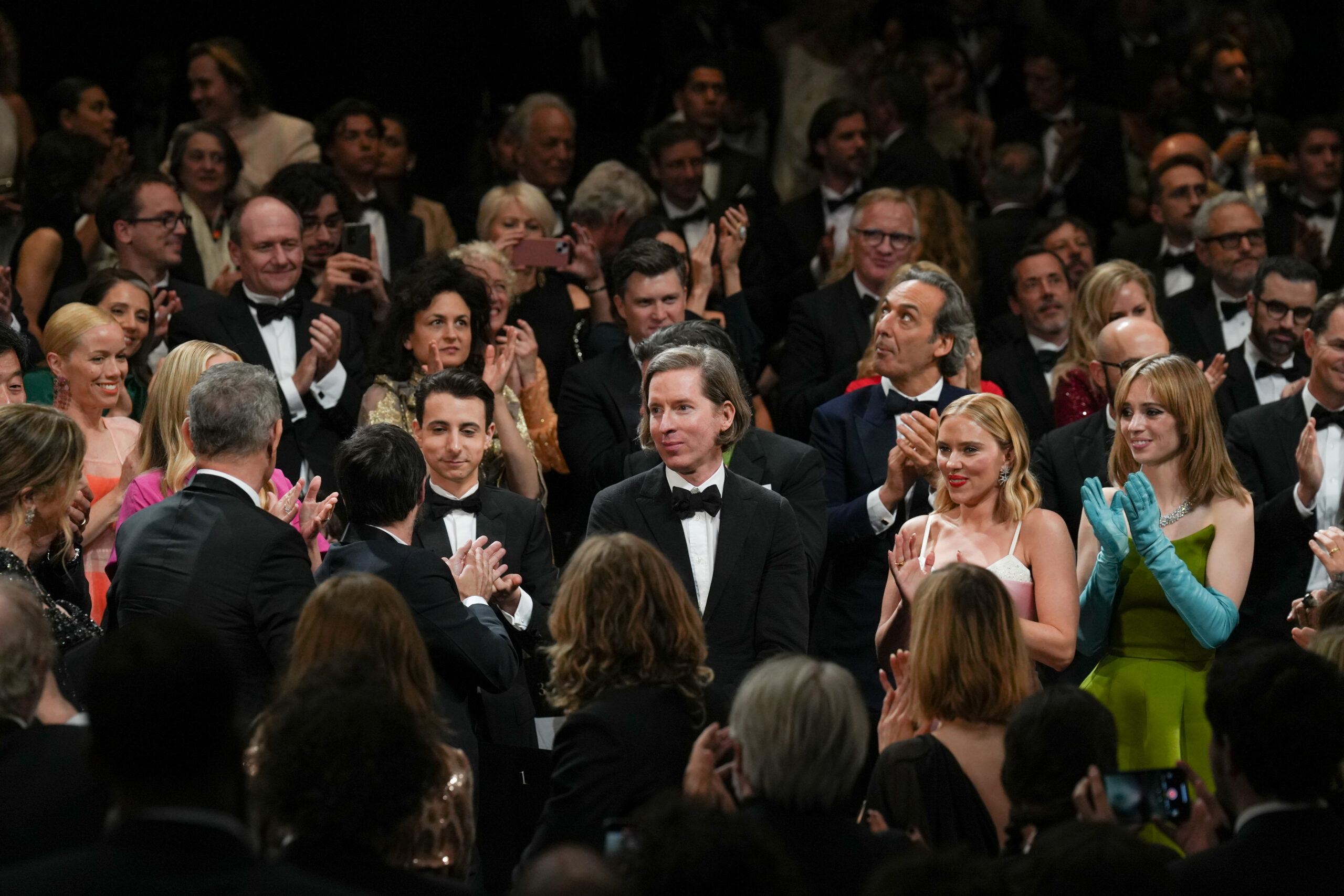 ウェス・アンダーソン監督『アステロイド・シティ』がカンヌで6分間のスタンディング・オベーション 「彼の映画は唯一無二」と絶賛の嵐