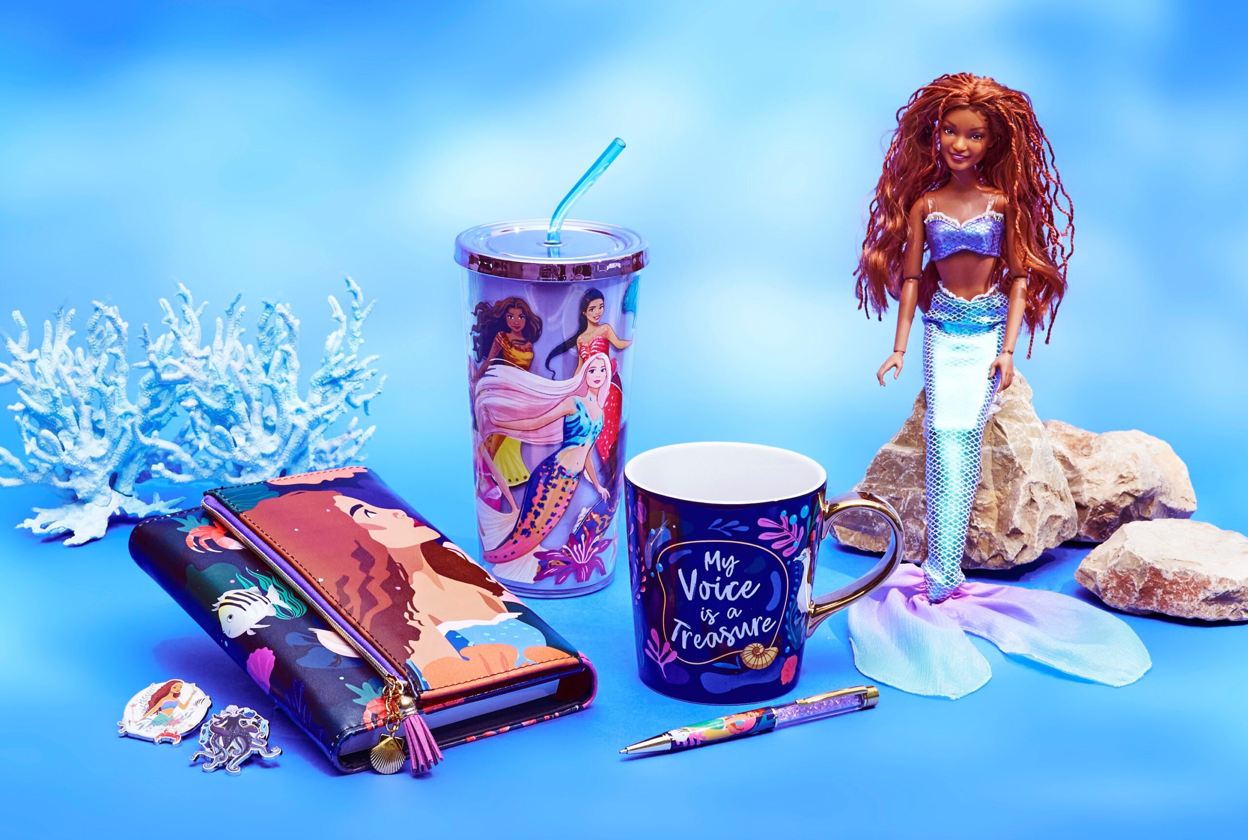 実写映画『リトル・マーメイド』の公開を記念したアイテムがディズニーストアで6月2日より順次発売