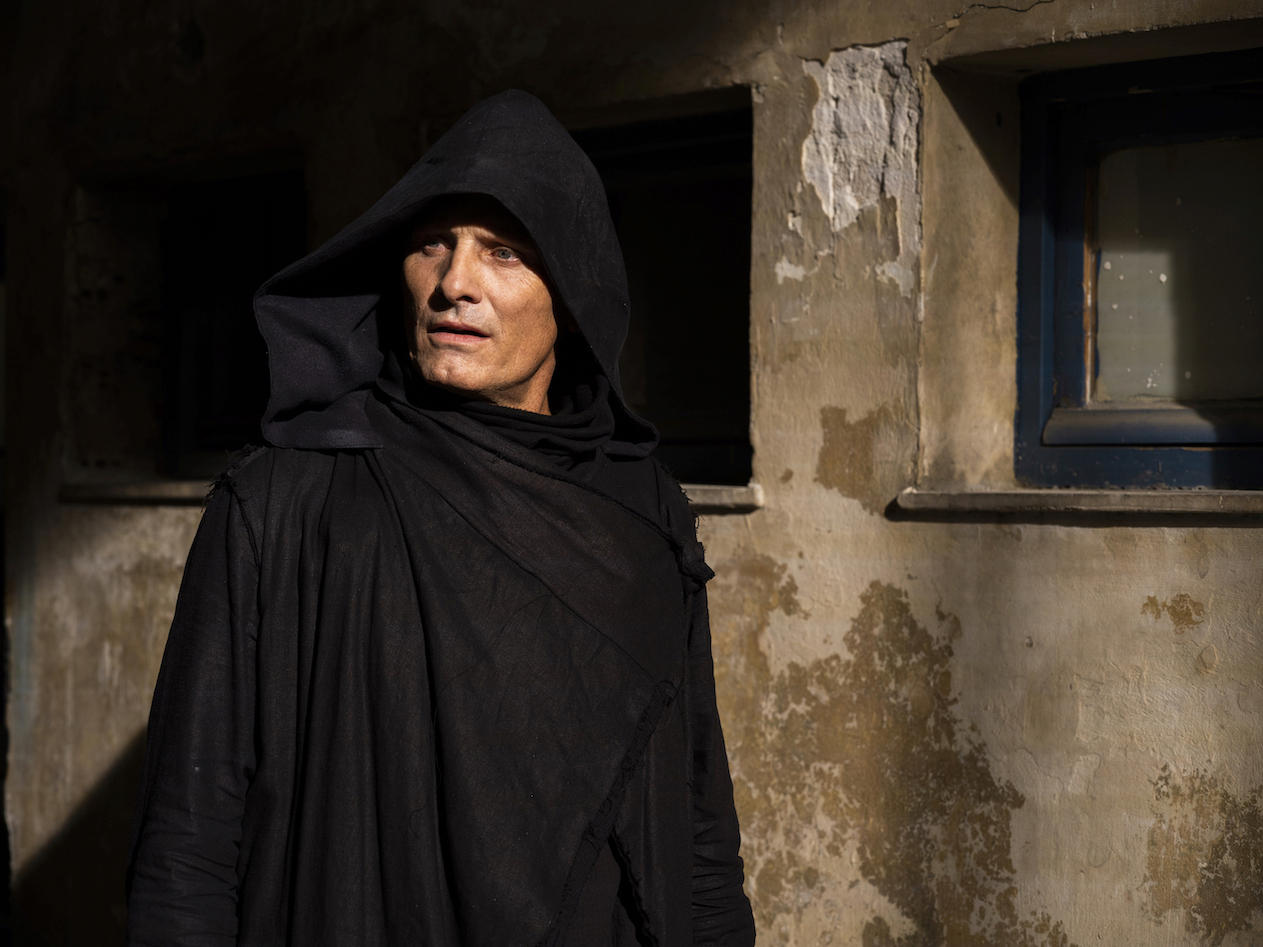 ヴィゴ・モーテンセン、レア・セドゥら豪華キャストの魅力が光る『クライムズ・オブ・ザ・フューチャー』場面写真が一挙解禁