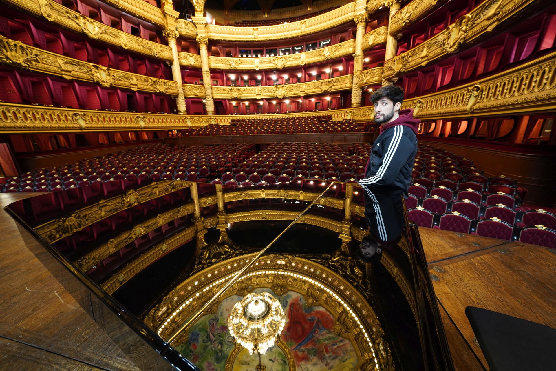 『テノール！ 人生はハーモニー』監督＆出演者MB14らのインタビュー映像が解禁　オペラ座での撮影風景やロベルト・アラーニャ出演シーンも