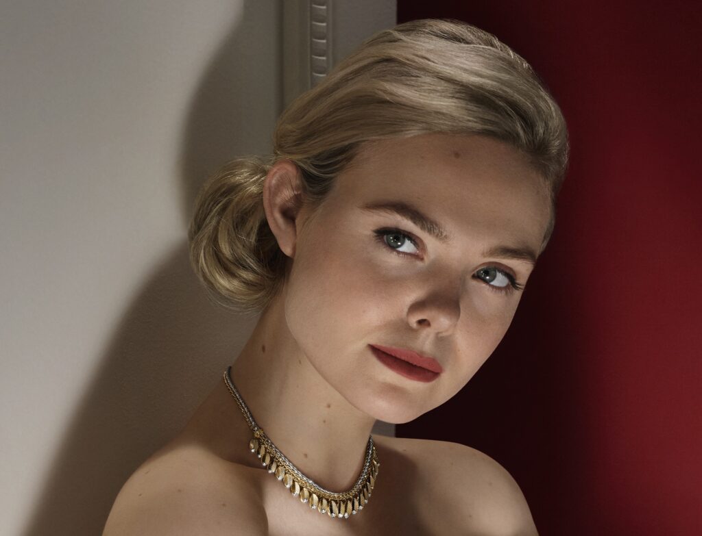 エル・ファニングを起用したカルティエ「グラン ドゥ カフェ」キャンペーンムービーが公開