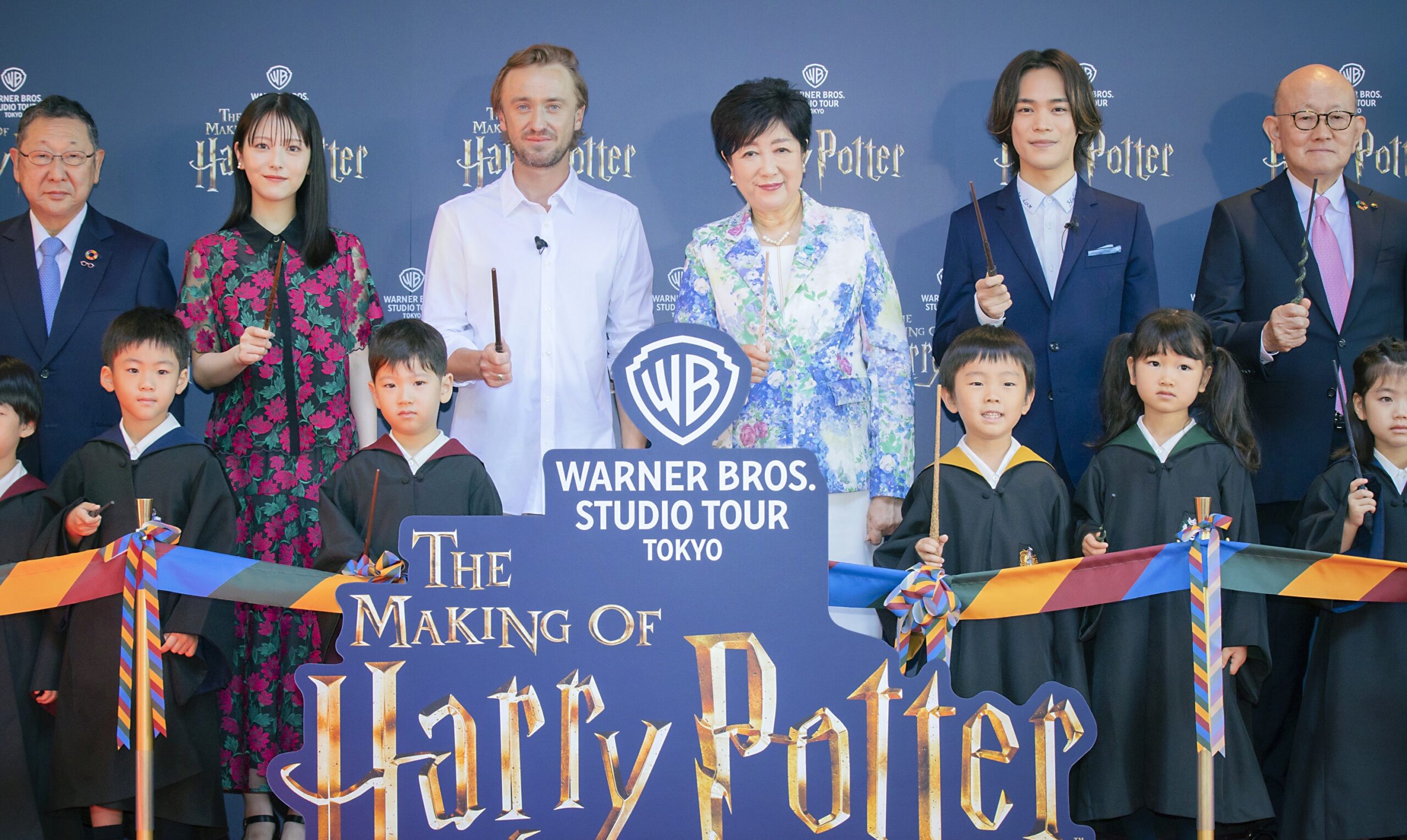 トム・フェルトン、浜辺美波、小野賢章が『ハリー・ポッター』新施設開業式に登壇「ホグワーツの2つ目のホームに東京ほど相応しい場所はない」