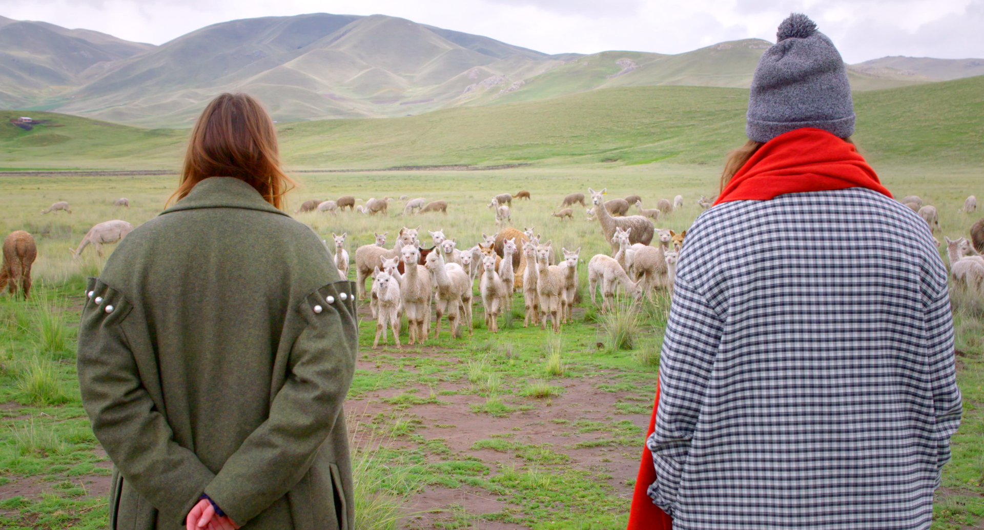 “旅するデザイナー”エイミー・パウニーが理想の素材を求めて地球の裏側まで!『ファッション・リイマジン』シーン写真9点解禁