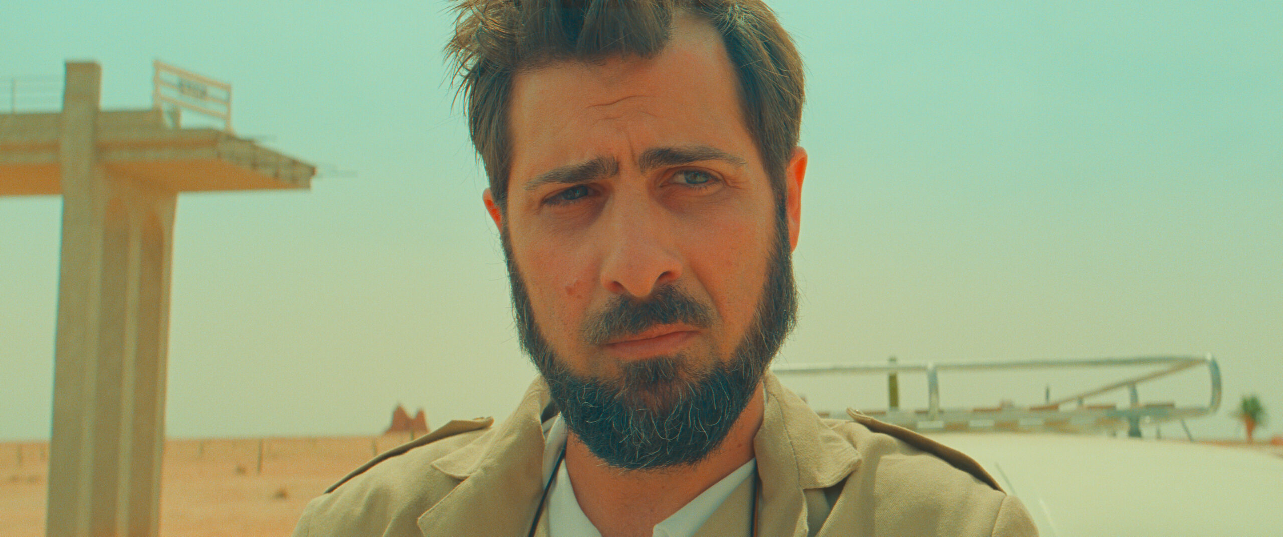 『アステロイド・シティ』ジェイソン・シュワルツマン、スカーレット・ヨハンソン、ジェイク・ライアンのインタビュー映像解禁