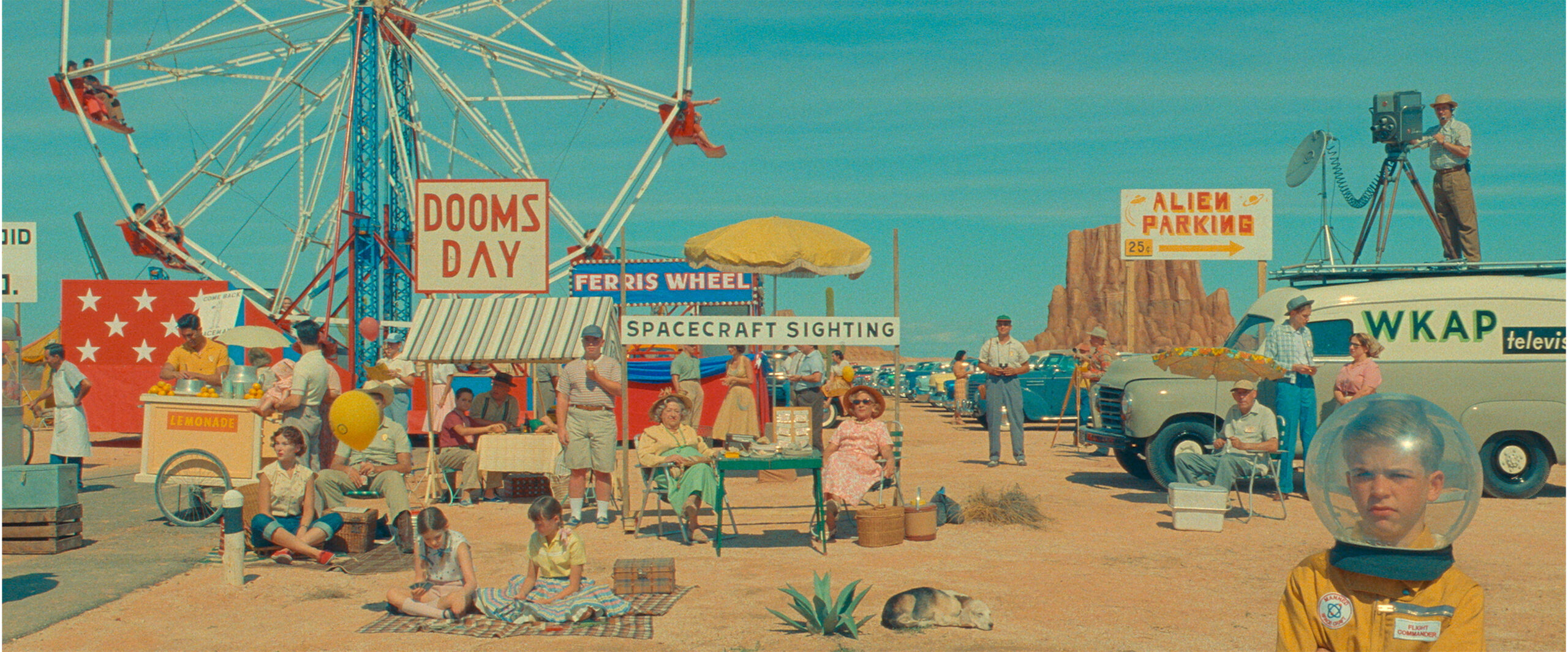 超陽気なダンスは完全アドリブ!『アステロイド・シティ』ルパート・フレンド&マヤ・ホークのダンスシーンのメイキング映像が解禁