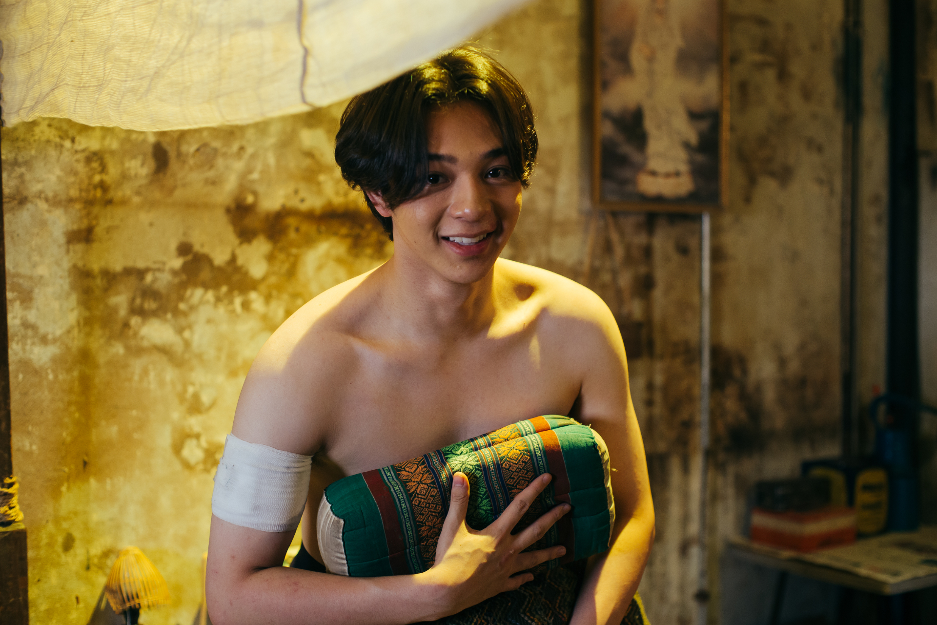 『卒業 ～Tell the World I Love You～』主演バースのインタビュー映像解禁「皆さんの期待を裏切りません」