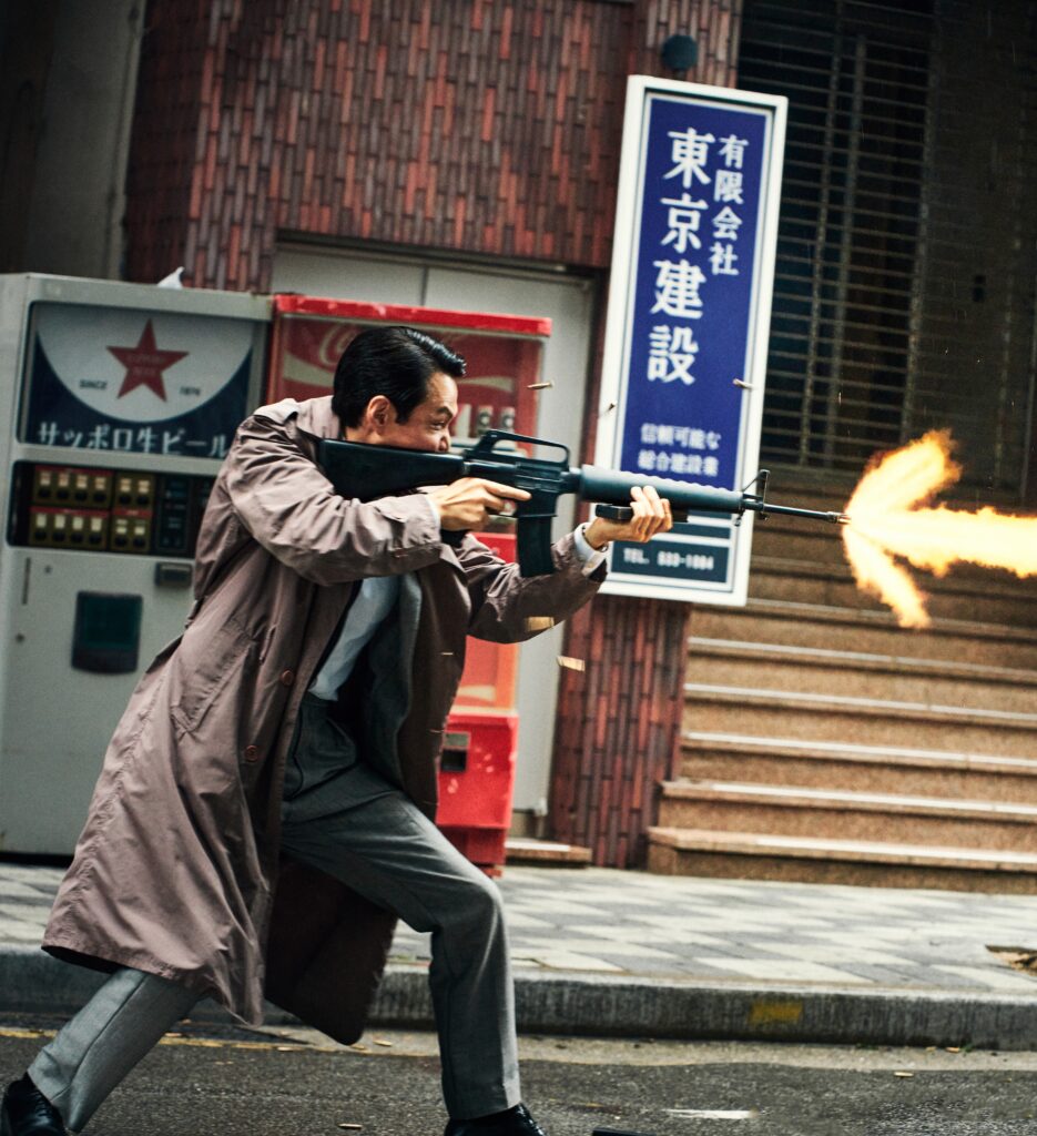 80年代の東京が再現された街中で怒涛の銃撃戦が勃発！　イ・ジョンジェ初監督作品『ハント』本編アクションシーン映像解禁