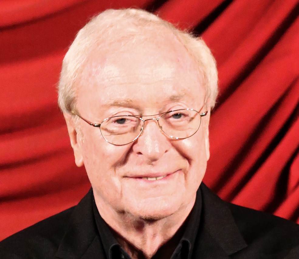 90歳の名優マイケル・ケイン、「今は引退したようなもの」と発言