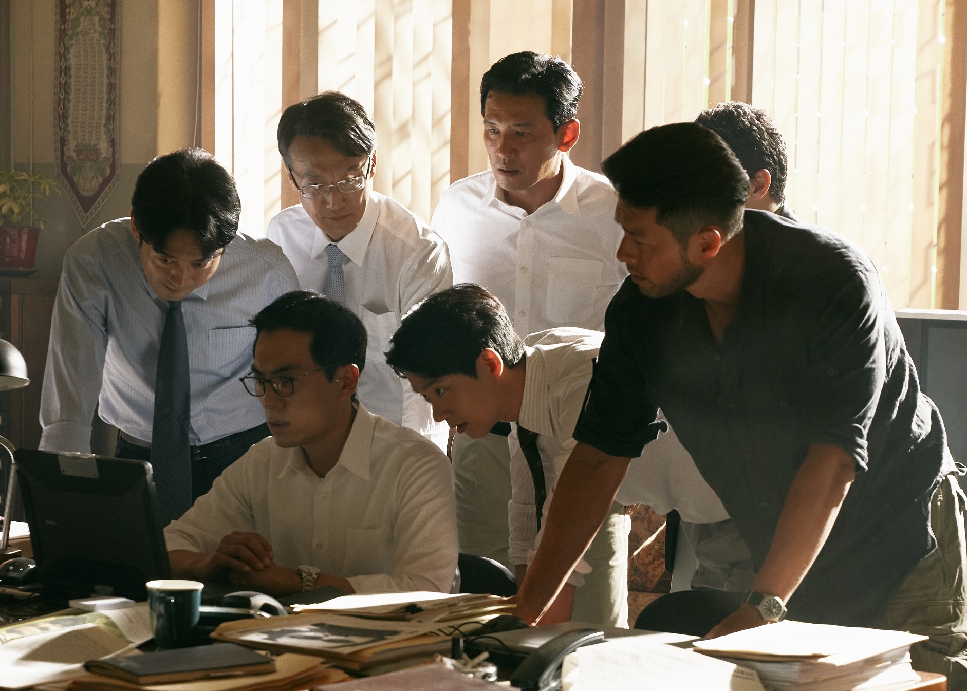 ヒョンビンがファン・ジョンミンにつかみかかり一触即発!『極限境界線 救出までの18日間』2大俳優がみせる緊迫シーン映像解禁