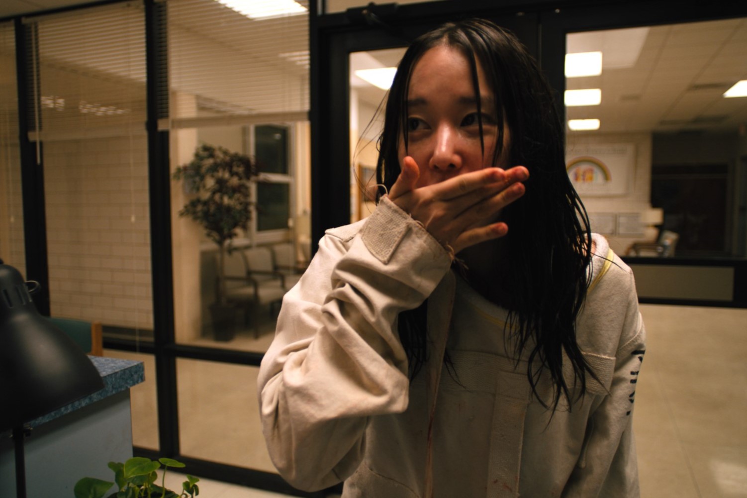 チョン・ジョンソ演じる謎の少女「モナ・リザ」のスーパーパワーが炸裂!『モナ・リザ アンド ザ ブラッドムーン』本編映像解禁