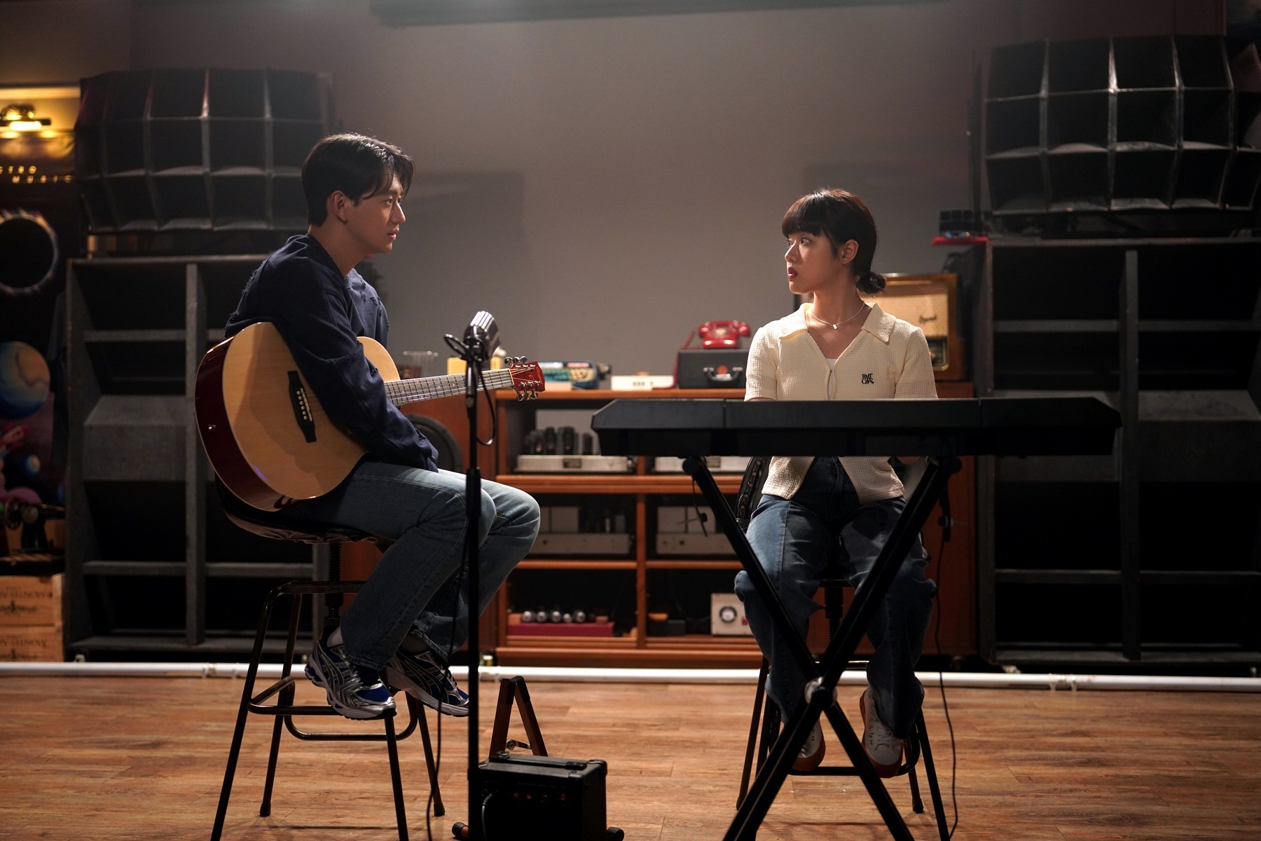 覆面女子大生シンガーと人気アイドルの胸キュン必至のラブストーリー「プレイ・プリ」60秒予告&新ビジュアルが解禁