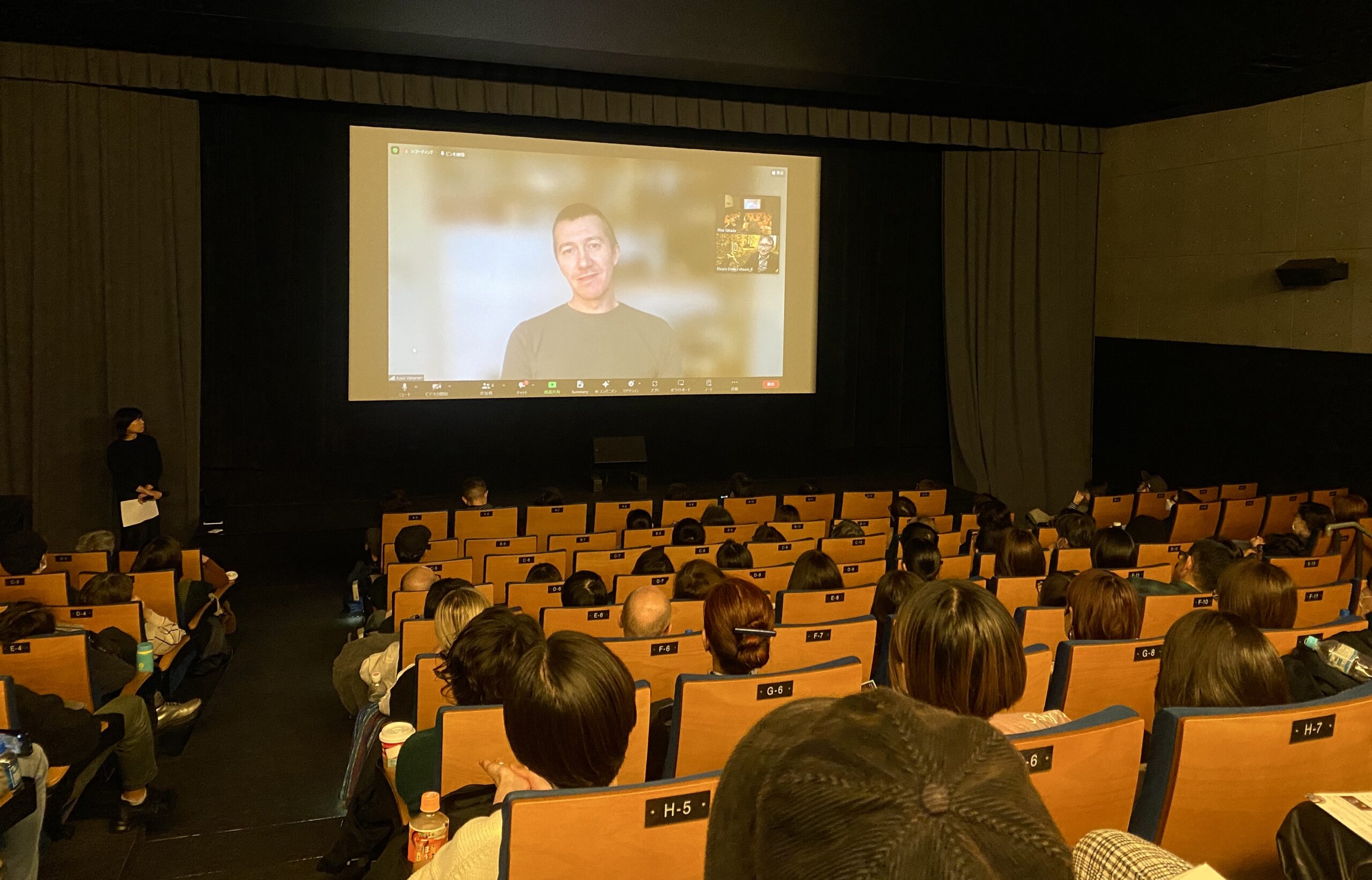 映画『枯れ葉』先行上映で注目俳優ユッシ・ヴァタネンがオンライン舞台挨拶「アキ・カウリスマキ監督の映画の知識はとんでもないレベル」