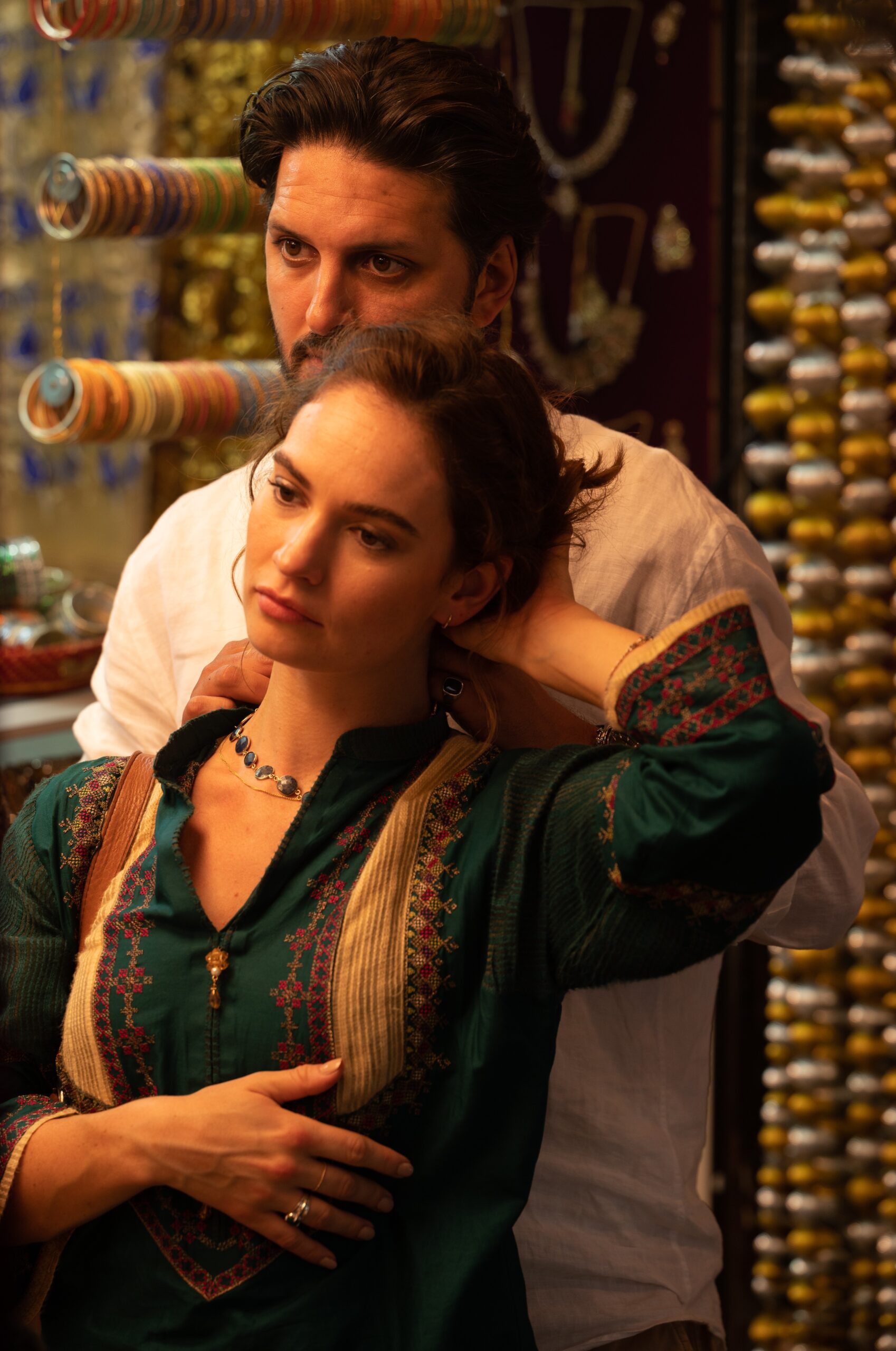 リリー・ジェームズ、選択肢が無限にある“今”のラブストーリーに挑戦！『きっと、それは愛じゃない』インタビューで語る思いとは？