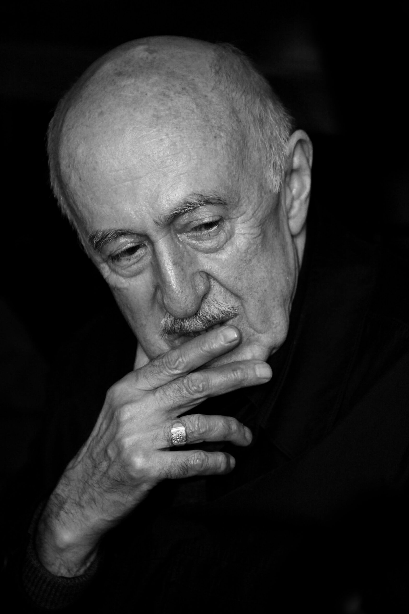 ジョージア出身の名匠オタール・イオセリアーニが89歳で死去 代表作に『素敵な歌と舟はゆく』『月曜日に乾杯!』など