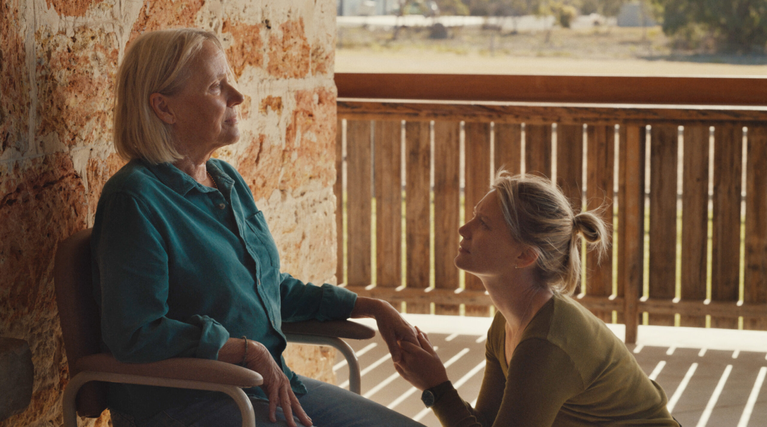 ミア・ワシコウスカ主演『ブルーバック あの海を見ていた』に紺野美沙子、瀧内公美ら著名人から応援コメント到着