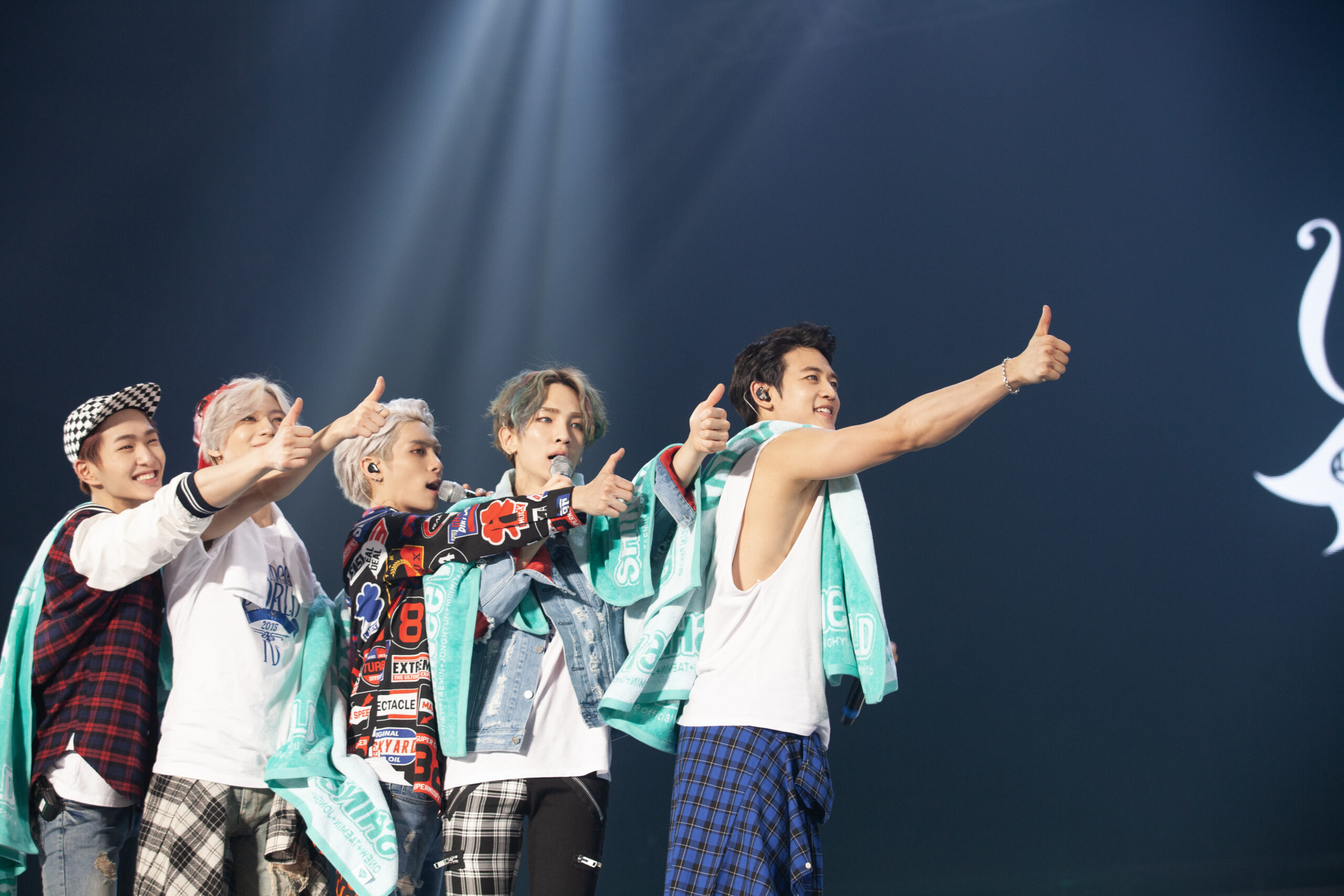 SHINeeデビュー15周年を記念した映画『MY SHINee WORLD』日本版ポスター解禁&特典付きムビチケ販売決定