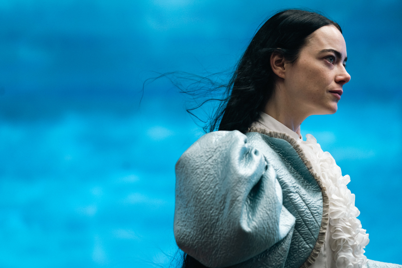 エマ・ストーン主演『哀れなるものたち』公開記念! ヨルゴス・ランティモス監督による撮りおろし写真を一挙公開する写真展開催