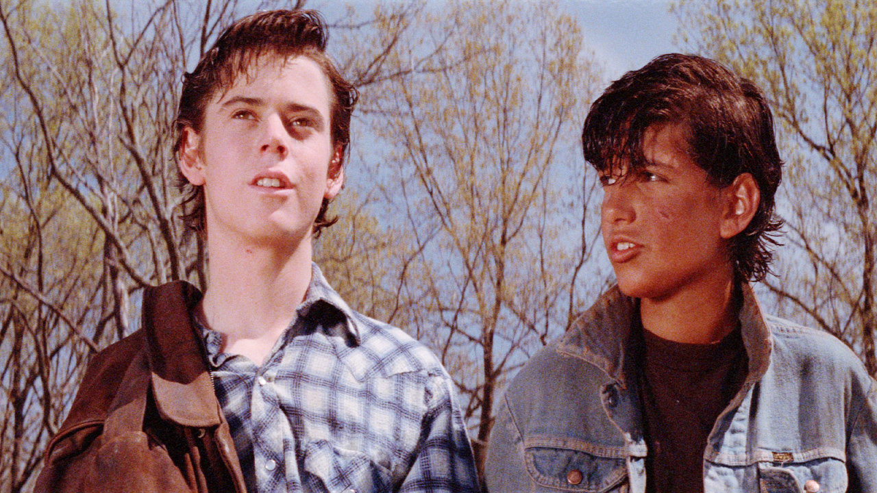 主役C・トーマス・ハウエルを元「男闘呼組」の岡本健一が吹き替え！『アウトサイダー』貴重な激レア吹替版が放送決定