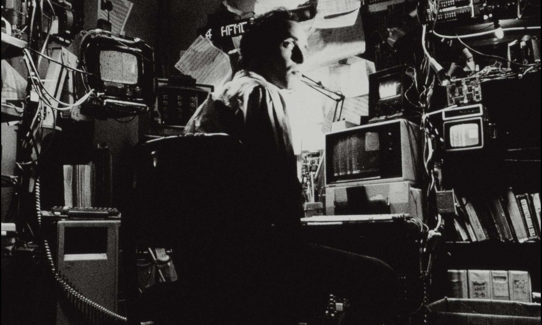 ダーレン・アロノフスキー監督は6万ドルの低予算でデビュー作をどう撮った?『π〈パイ〉 デジタルリマスター』追加場面写真解禁