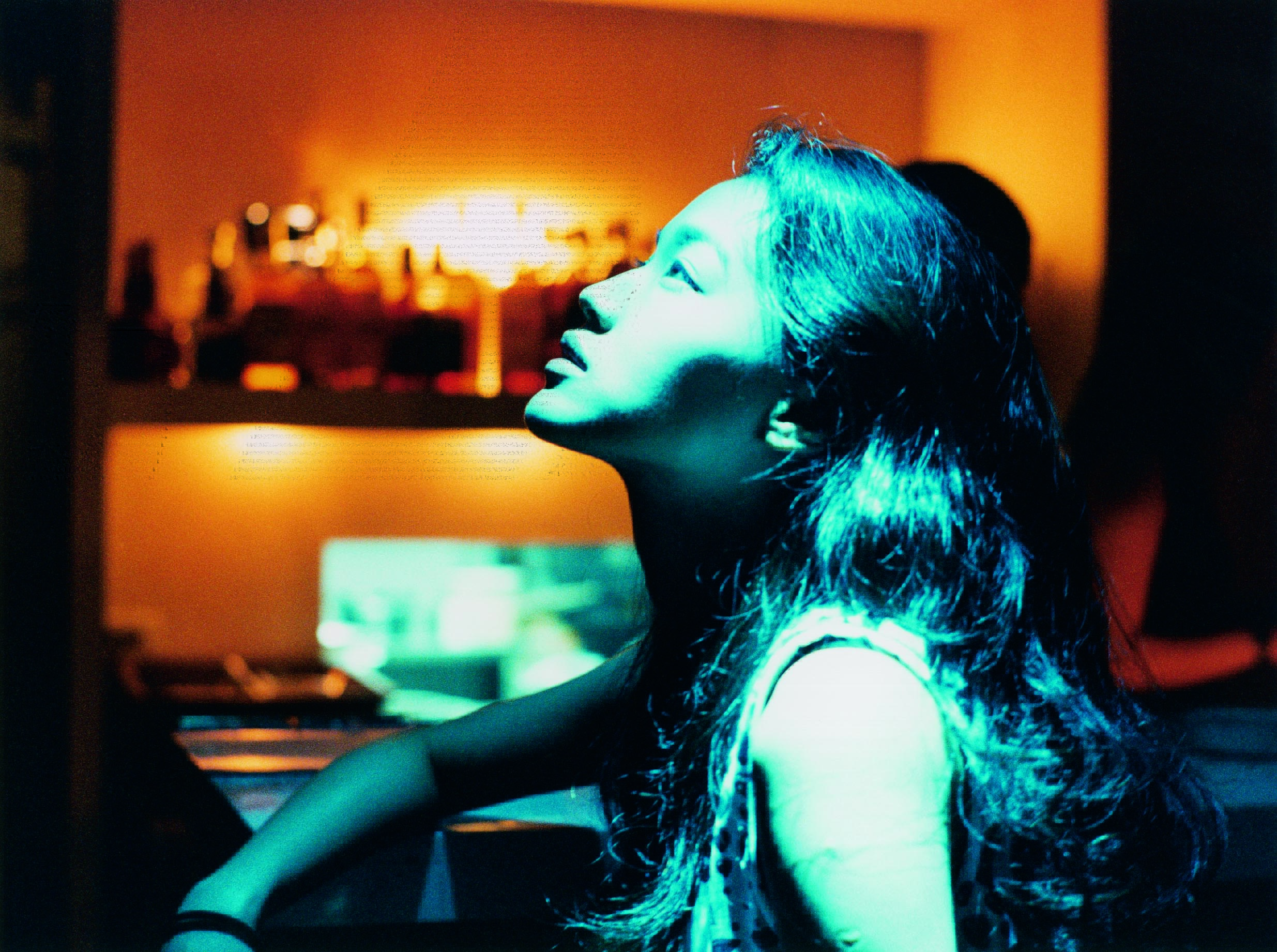 長いトンネルを歩いていくスー・チー、彼女の行く先には何があるのか?『ミレニアム・マンボ 4Kレストア版』冒頭3分の本編映像解禁