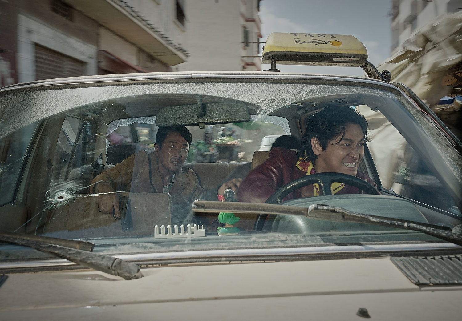 韓国2大スターのハ・ジョンウ＆チュ・ジフン共演、実話に着想を得た衝撃作『ランサム 非公式作戦』9月公開決定　超特報解禁