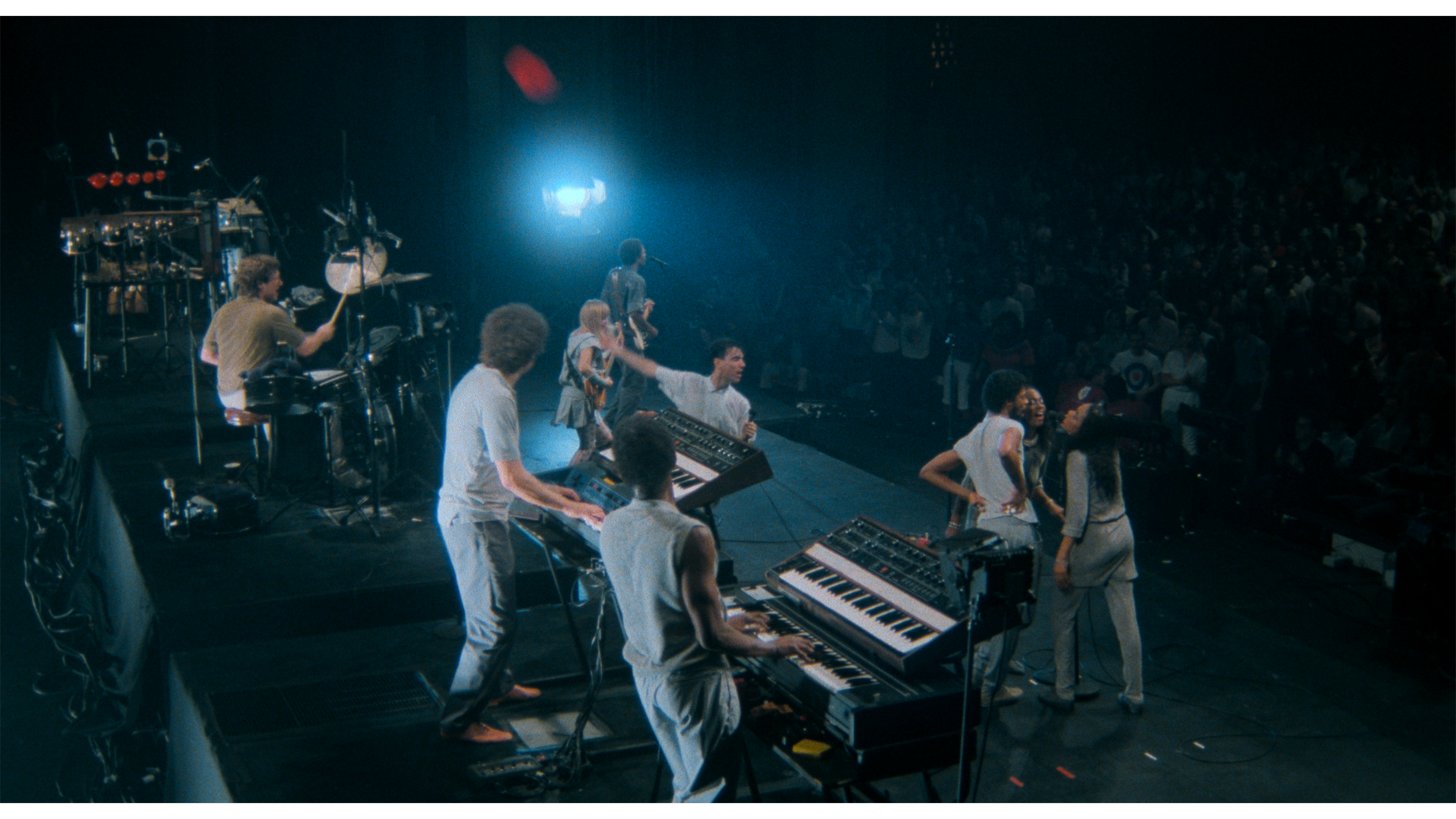 トーキング・ヘッズ「Burning Down the House」演奏が圧巻!『ストップ・メイキング・センス 4Kレストア』本編映像解禁