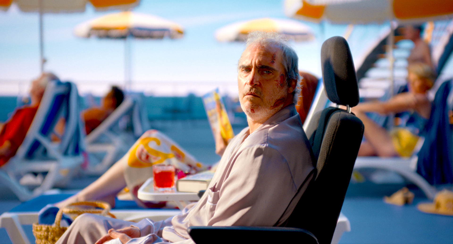 アリ・アスター監督最新作『ボーはおそれている』ショート予告2種解禁　伊藤潤二、こがけん、コレサワら著名人の絶賛コメント到着