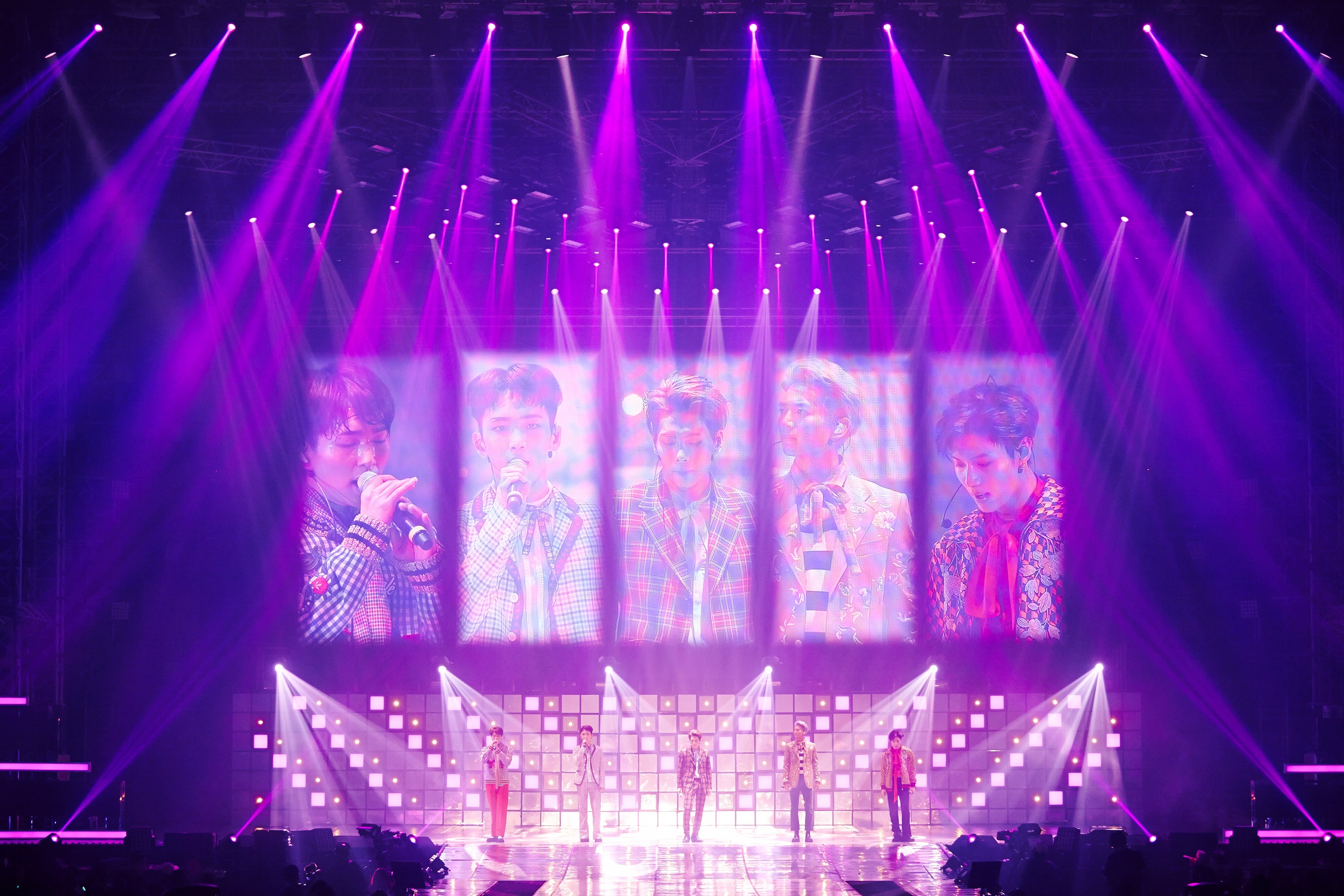 映画館がコンサート会場さながらに『MY SHINee WORLD』応援上映の開催が決定 さらに限定劇場にてDolby Atmos上映も決定