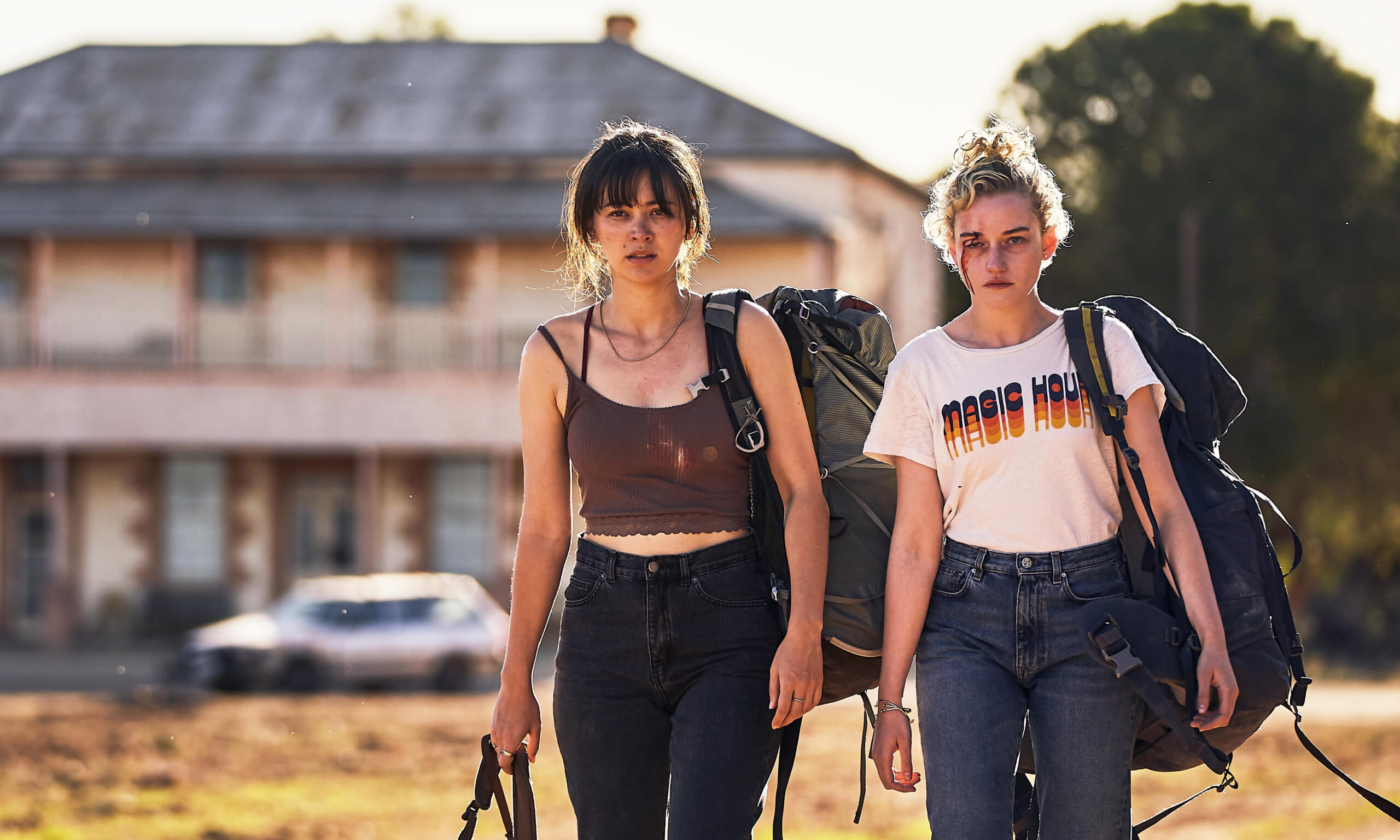 女性2人を襲う悪夢を描く新感覚フェミニスト・スリラー『ロイヤルホテル』日本公開決定 『アシスタント』監督&主演コンビ再び