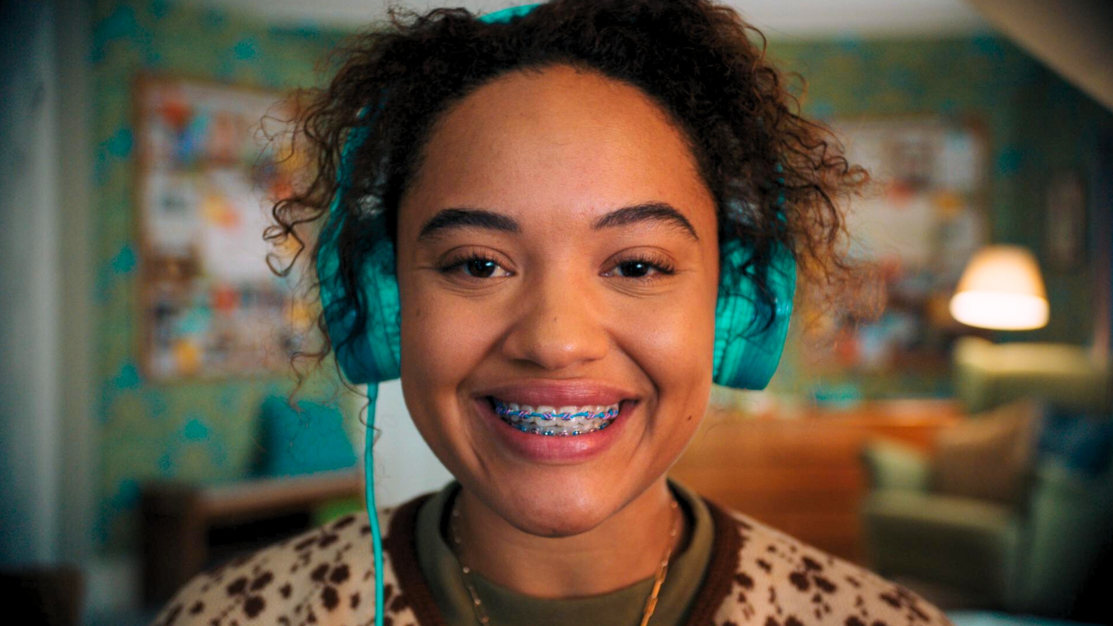 人は有名になるために、どこまで過激になってしまうのか　SNS文化を鋭く風刺した衝撃作『＃スージー・サーチ』予告編が解禁