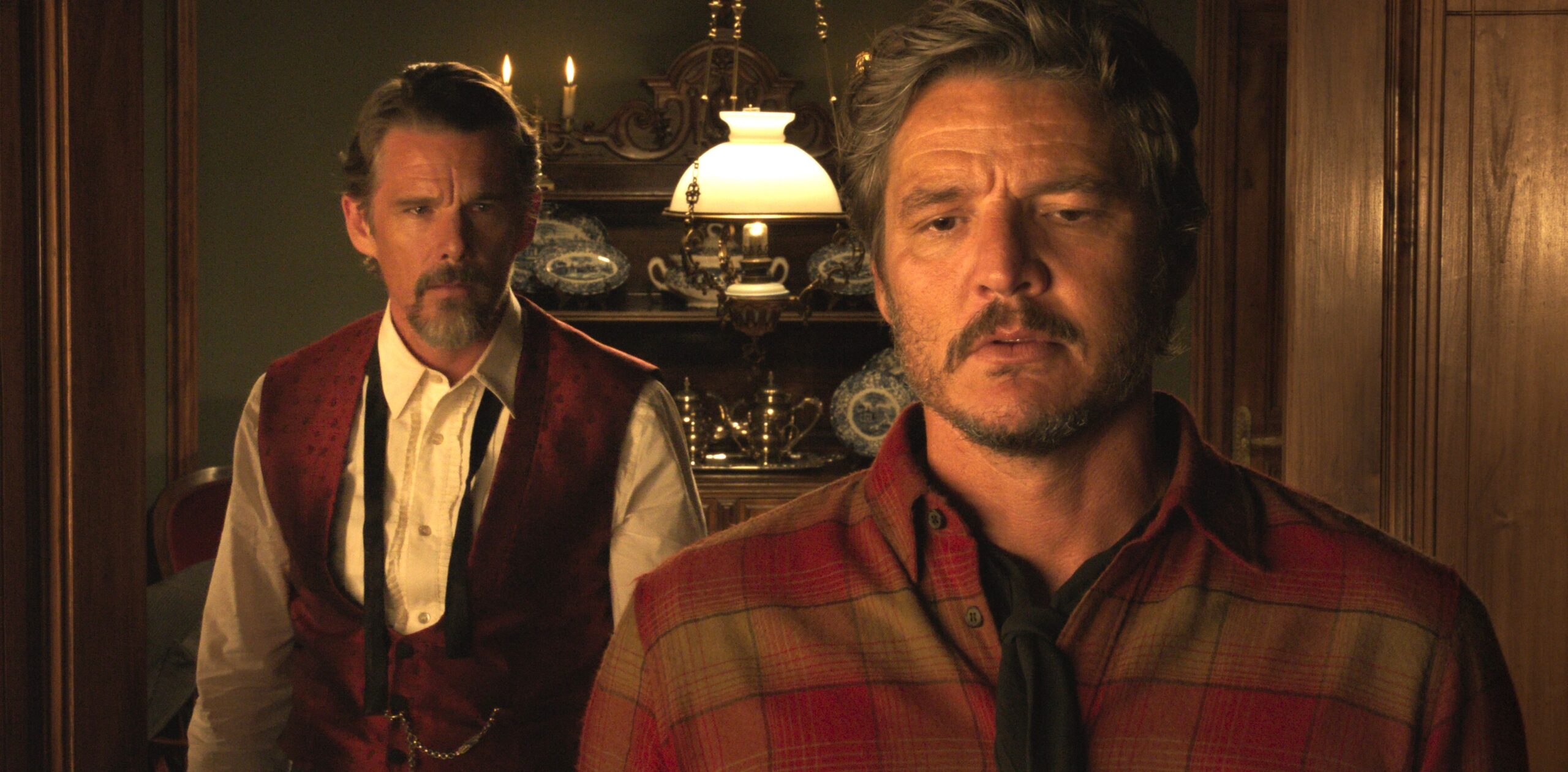 イーサン・ホーク&ペドロ・パスカル共演、クィア保安官たちのせつない愛を描いた西部劇『ストレンジ・ウェイ・オブ・ライフ』日本公開決定