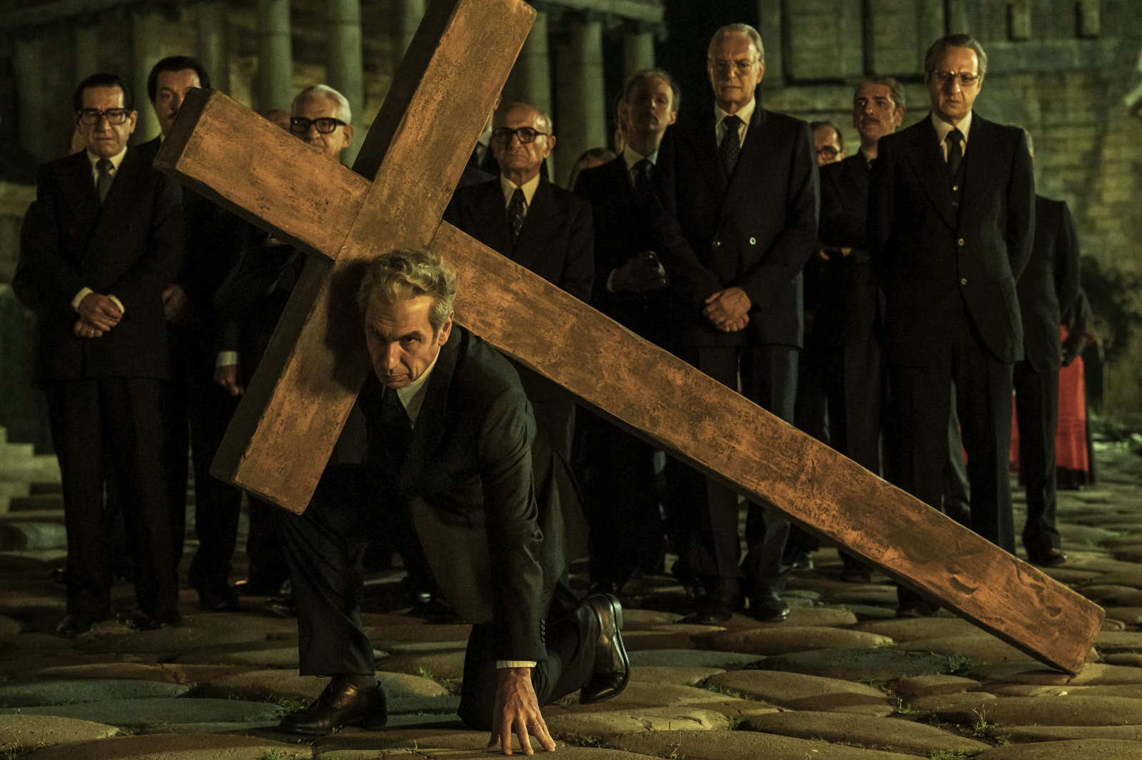 国家を揺るがした元首相誘拐事件を巨匠マルコ・ベロッキオが描く『夜の外側 イタリアを震撼させた55日間』公開決定&特報解禁