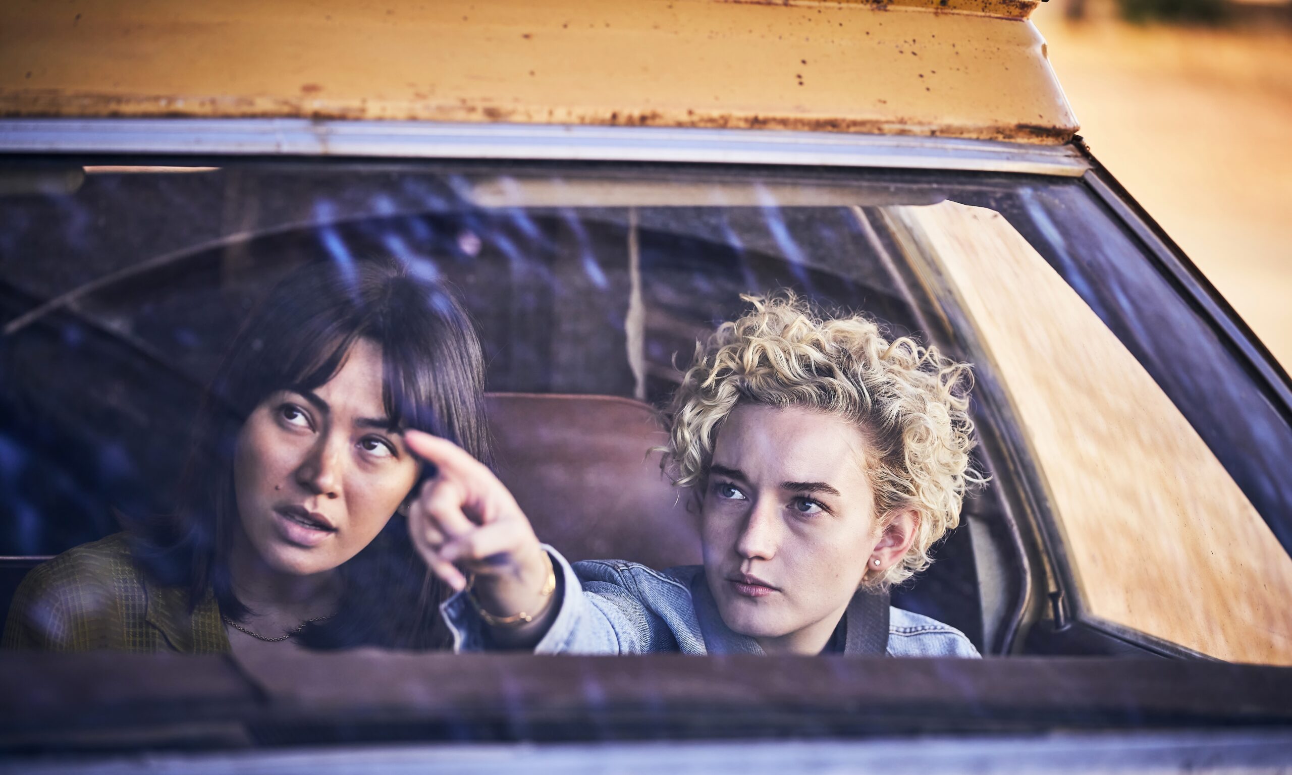 単なる接客バイトのはずがパワハラ・セクハラの嵐…女性2人を襲う身の毛もよだつ悪夢を描く『ロイヤルホテル』予告編解禁