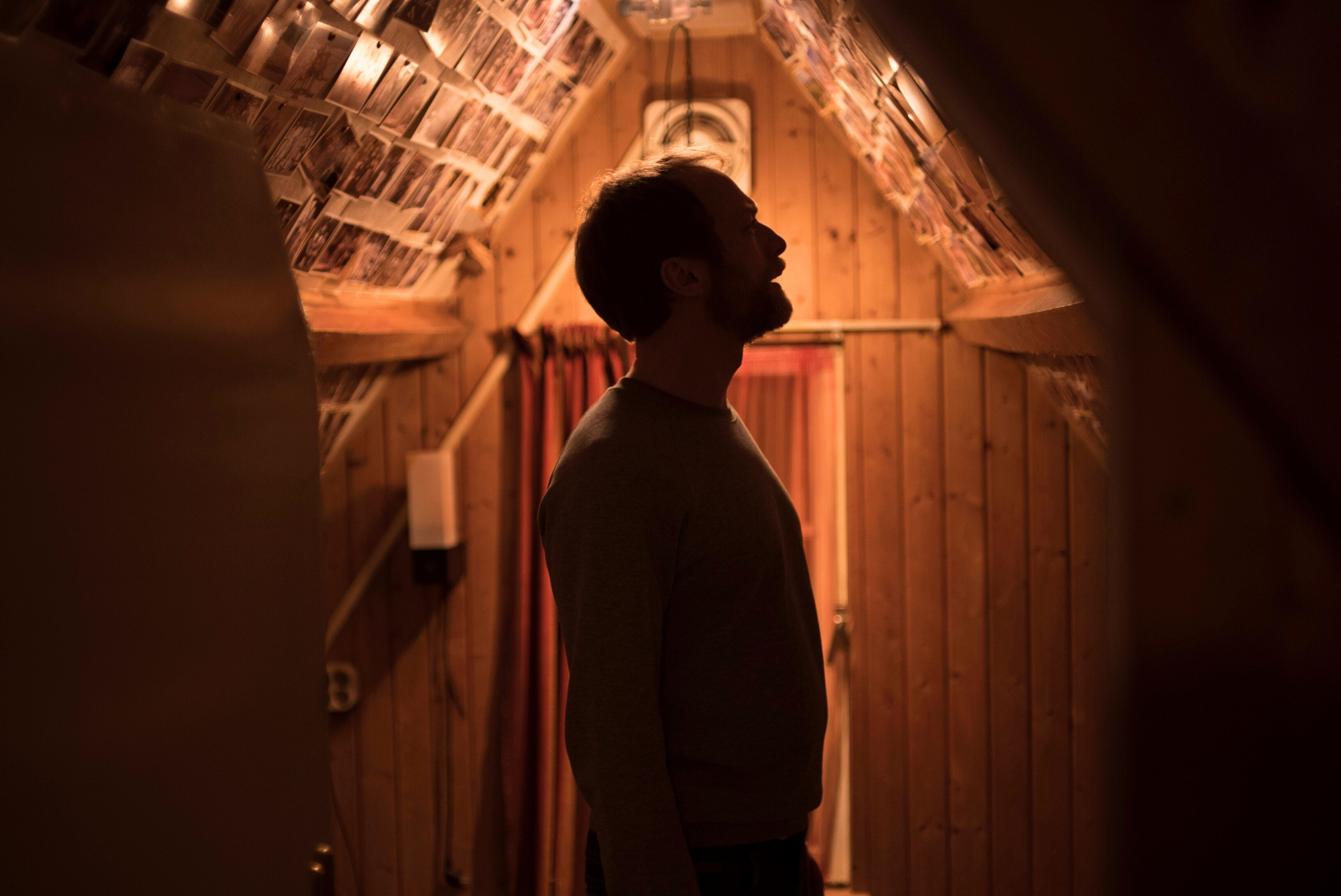 暗闇の家の中で聞こえてくる不可解な音…『胸騒ぎ』“何かがおかしい”という胸騒ぎが確信へ変わっていく不穏な本編映像解禁