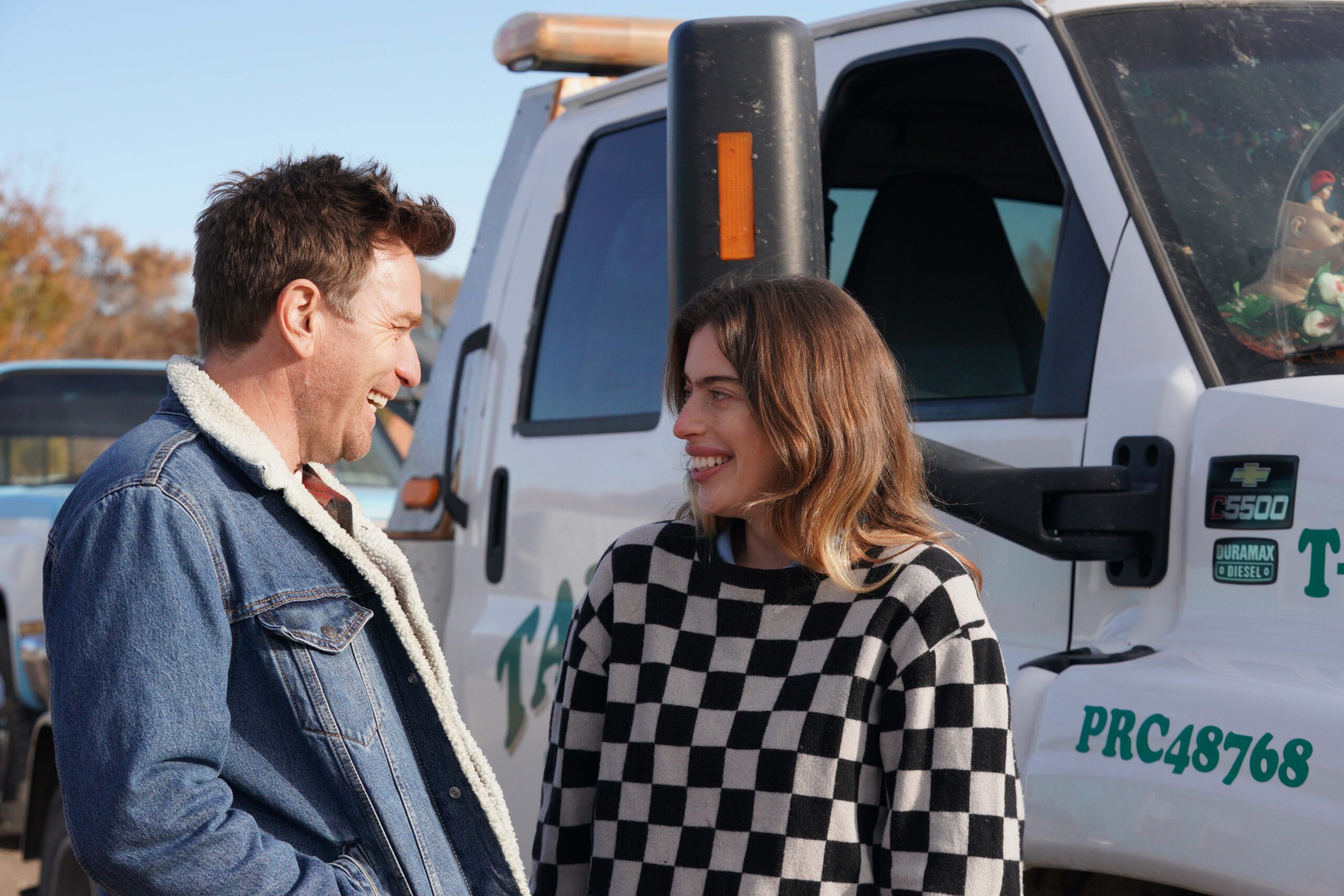 名曲「ブリーディング・ラブ」をユアン・マクレガー親子が熱唱!『ブリーディング・ラブ はじまりの旅』歌ver予告編解禁