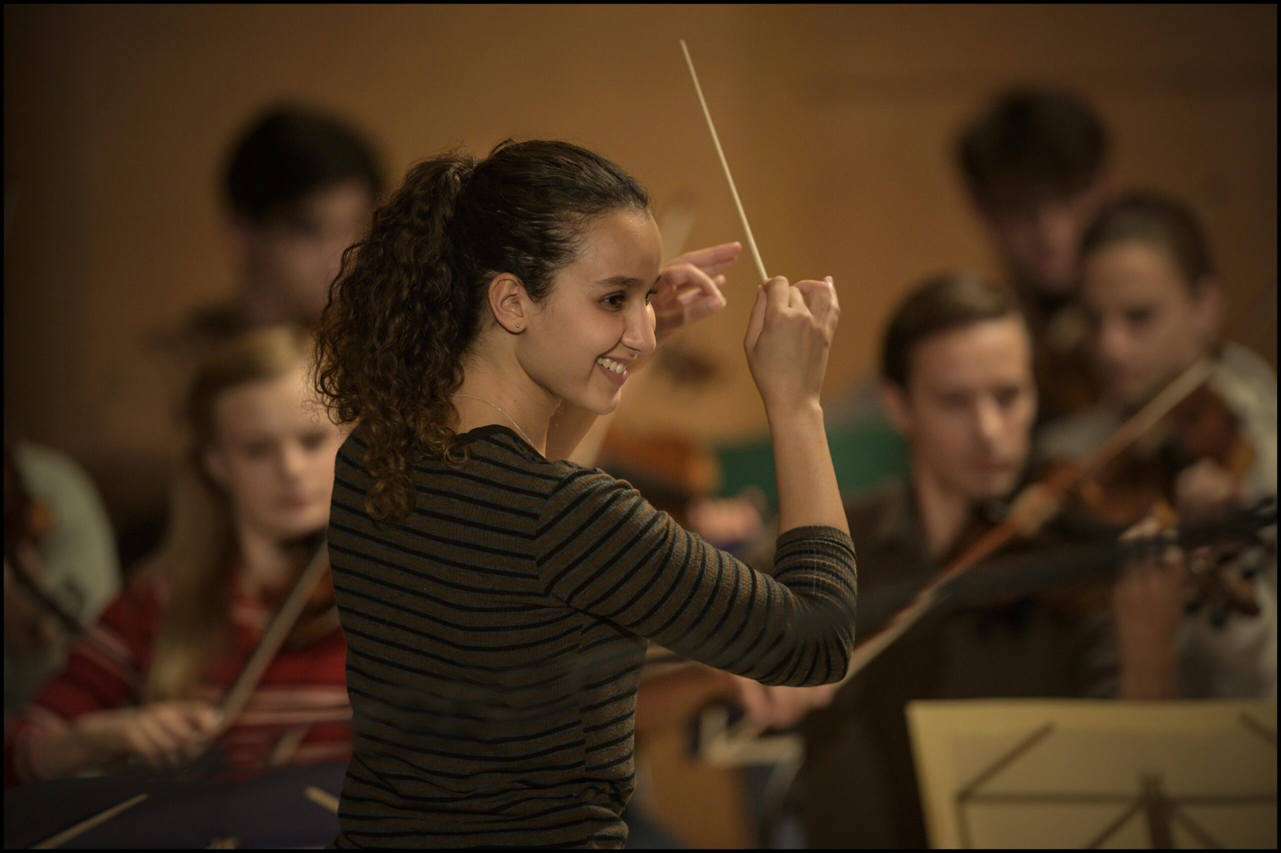 世界中で6％しかいない女性指揮者への夢に挑んだ少女の奇跡の実話を描いた感動作『パリのちいさなオーケストラ』9月20日公開決定