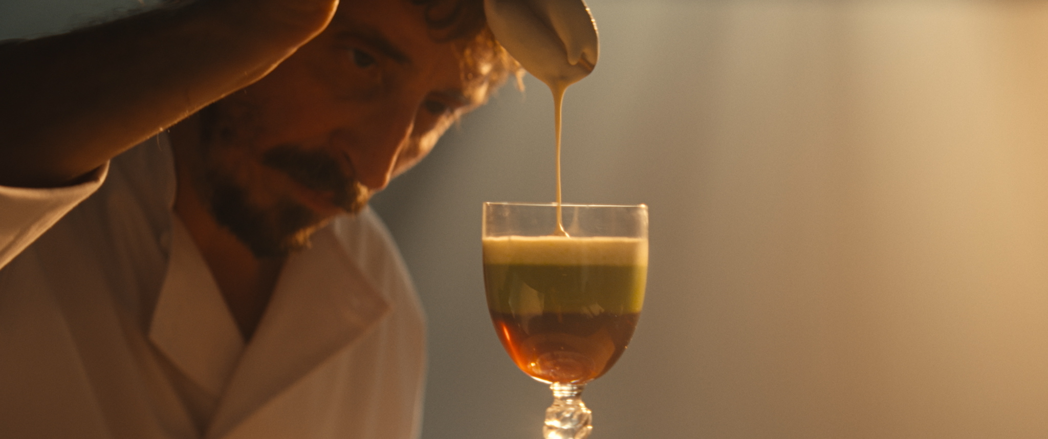 「その料理は、全ての人を幸せにする」サルバドール・ダリが愛した街を舞台に描く『美食家ダリのレストラン』8月16日公開決定