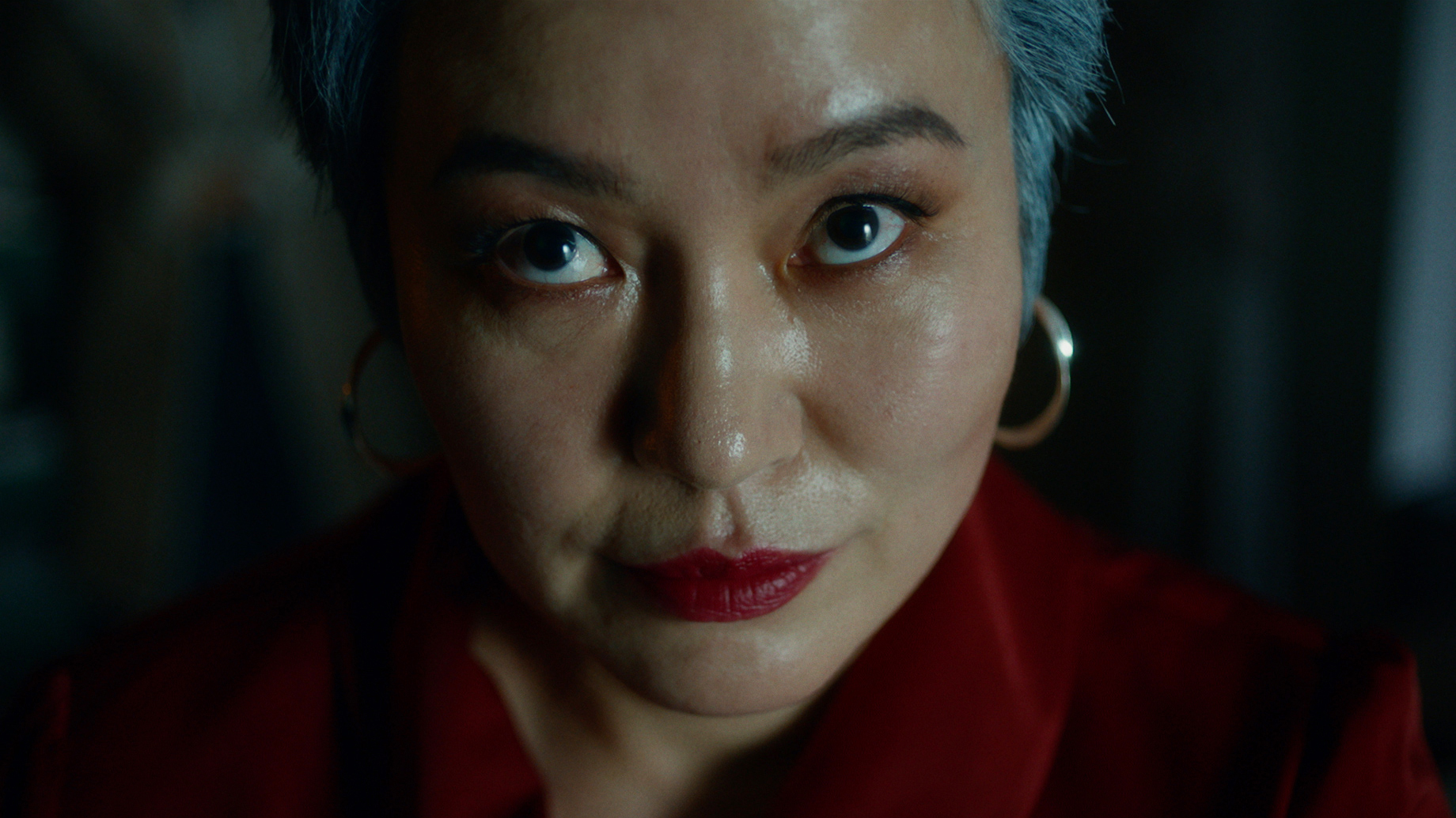 「眠ると人の魂は弱くなる」異常行動に悩む夫婦の部屋で巫女は何を見たのか?『スリープ』本編映像解禁