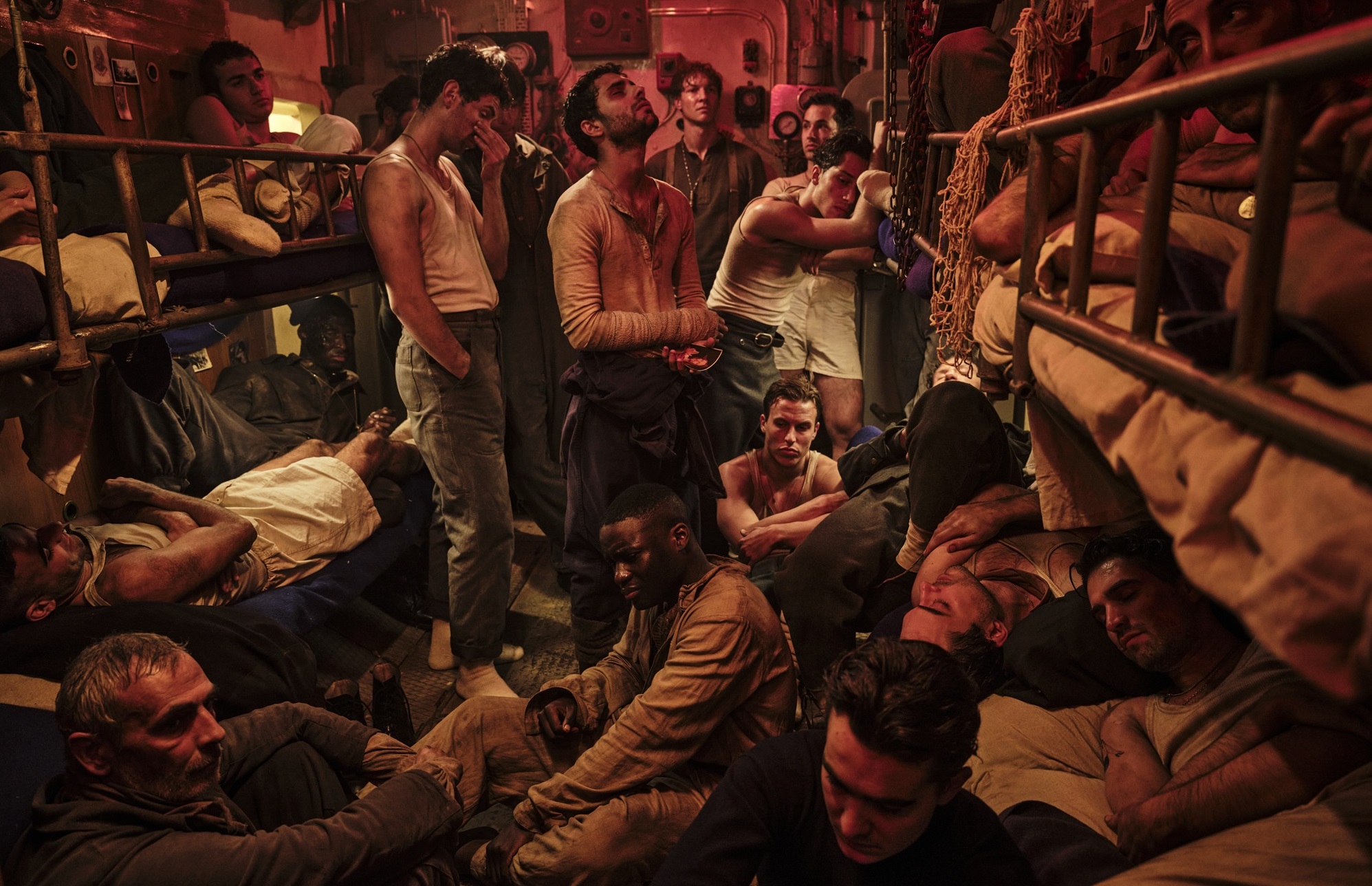 戦時中もイタリア軍が大切にしたものとは?『潜水艦コマンダンテ 誇り高き決断』緊迫した艦内の“安らぎのひととき”を描く本編映像解禁