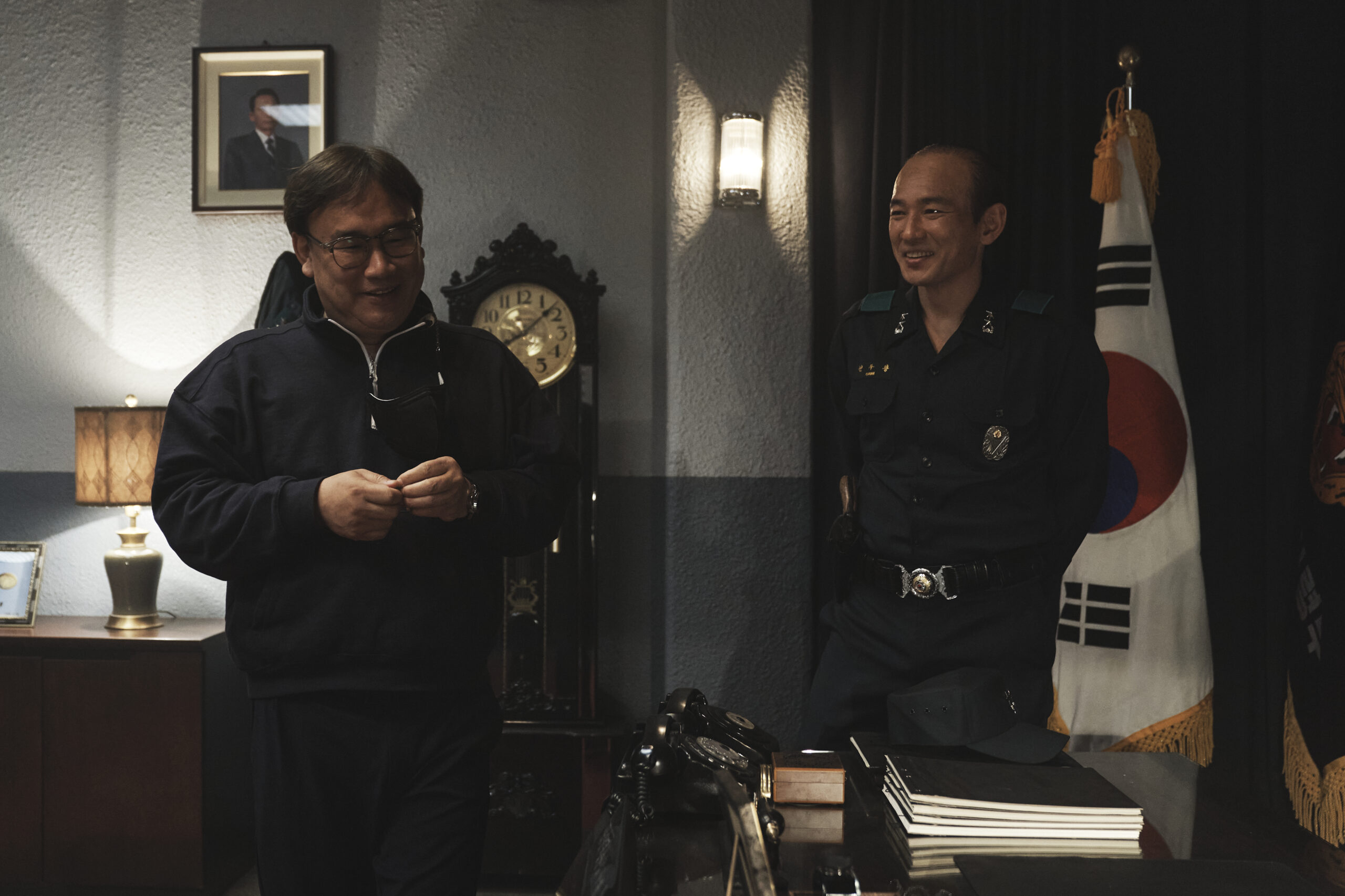 ファン・ジョンミンが現場を盛り上げる姿やチョン・ウソンのお茶目な表情も『ソウルの春』メイキング映像~ケミ編~が解禁