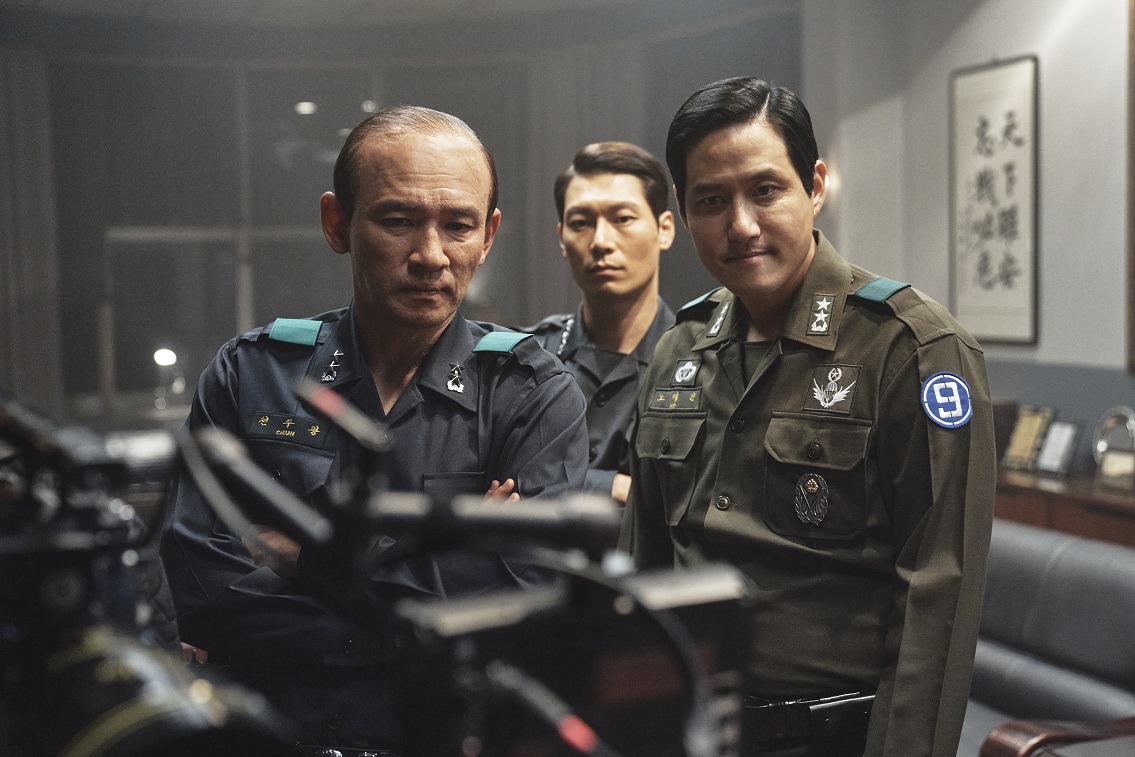 役にのめり込むファン・ジョンミンにチョン・ウソンが思わず「怖すぎる」『ソウルの春』実力派俳優の役作りに迫る特別映像が解禁