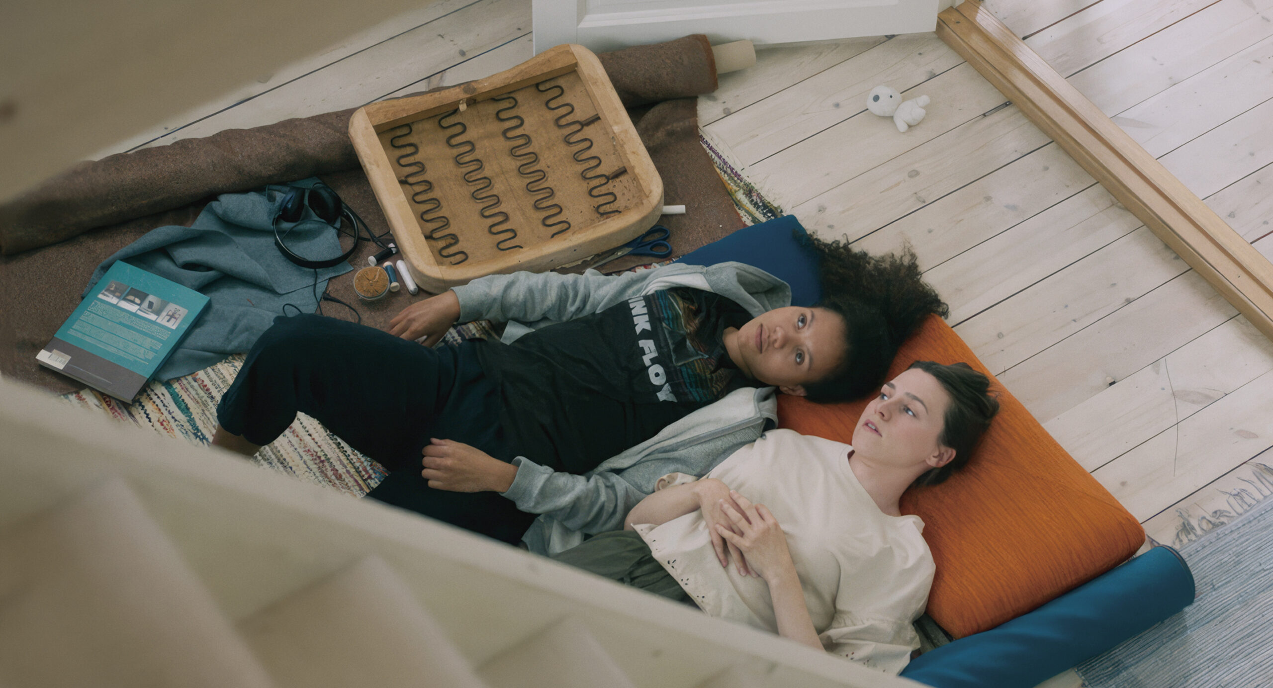 喪失感を抱えた主人公がちいさな一歩を踏み出す、猫と優しさと静かな時間に満ちたスローシネマ『ヒューマン・ポジション』予告編完成