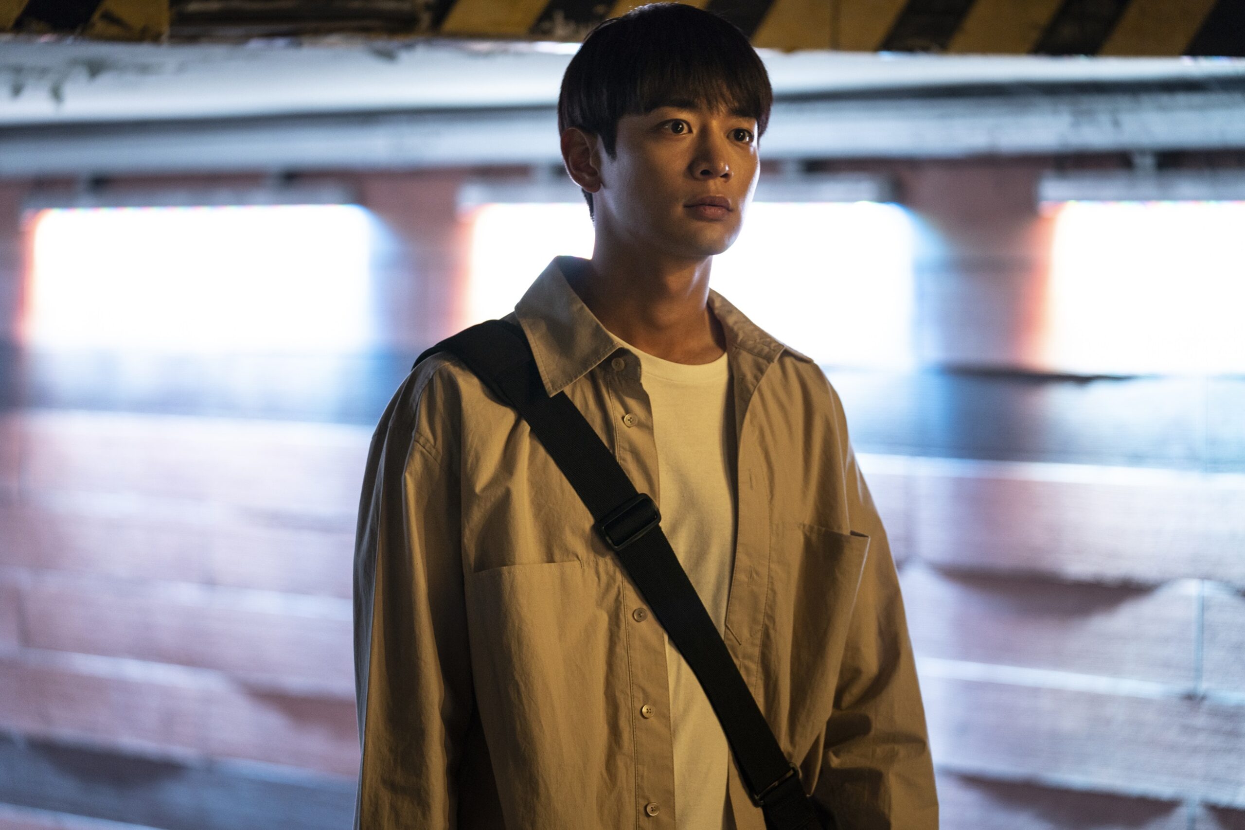 チェ・ミンホが不思議な手紙に導かれ、素敵な女性と巡り合う!?『ニューノーマル』本編映像が解禁