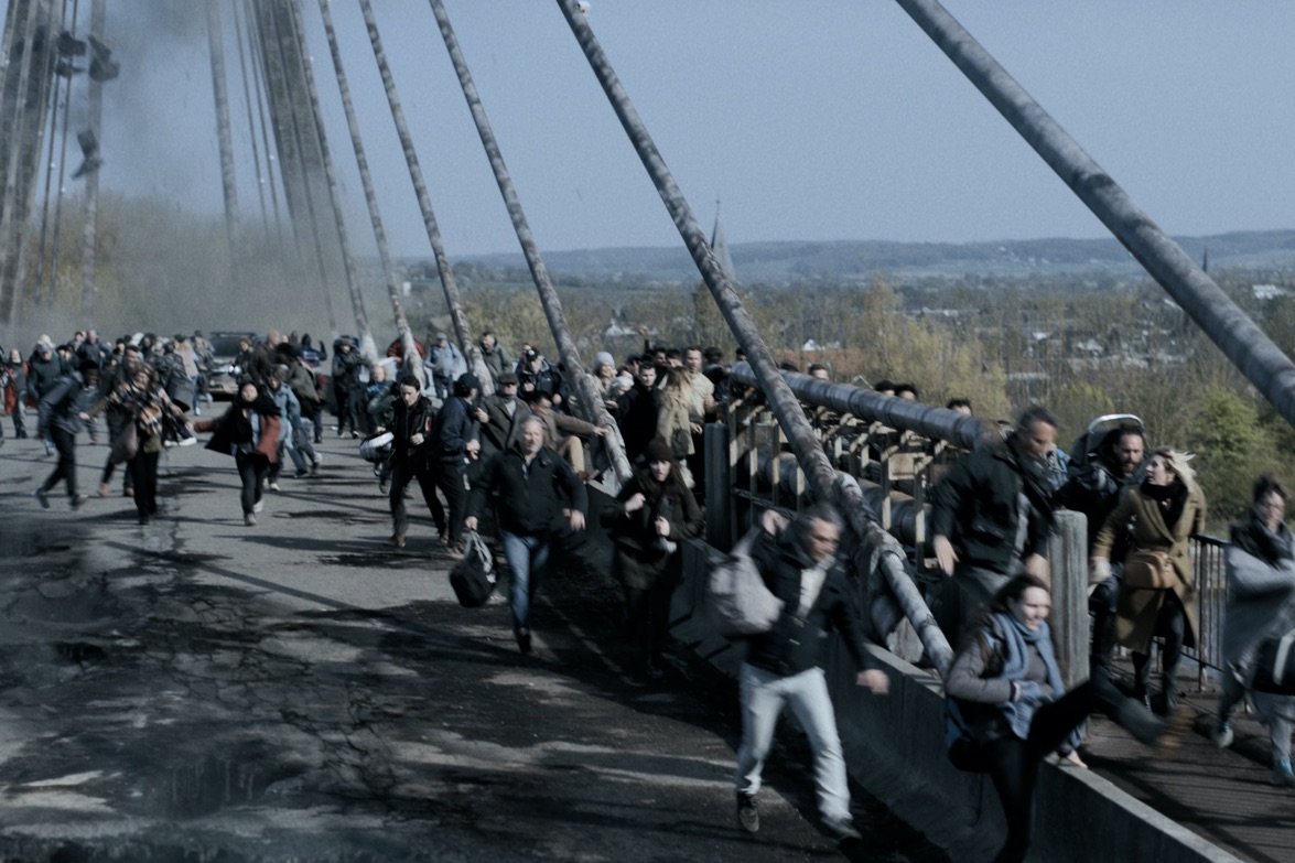 閲覧注意&ネタバレ注意!“死の酸性雨”が人間を溶かす衝撃シーンを収めた『ACIDE/アシッド』本編映像解禁